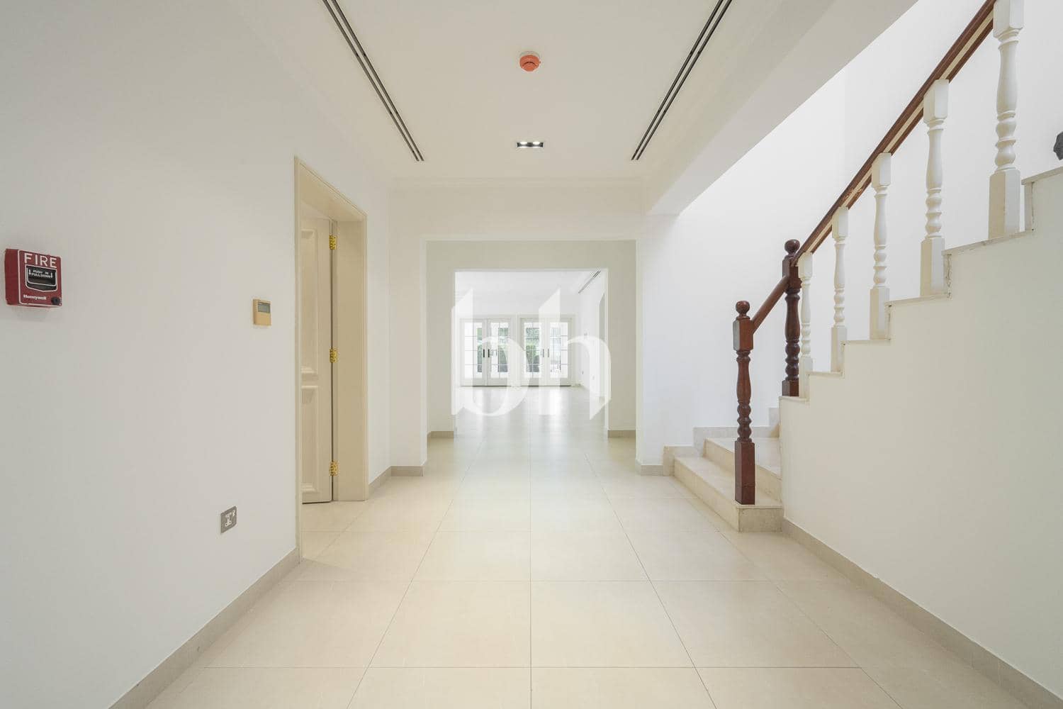 5 Bedroom Villa in Redwood Avenue - photo 2