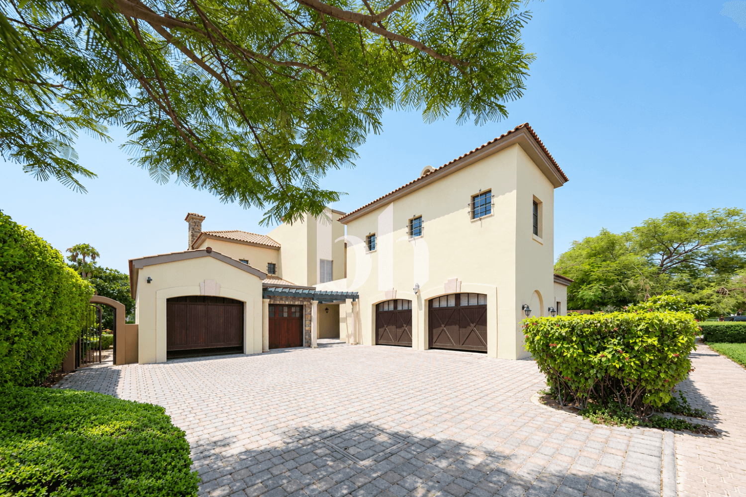 5 Bedroom Villa in Redwood Avenue