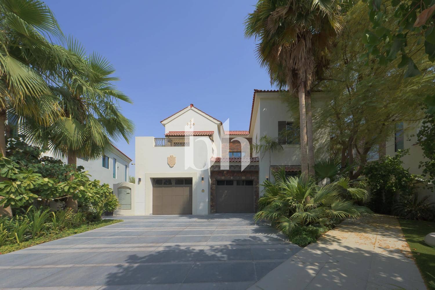 5 Bedroom Villa in Flame Tree Ridge - photo 1