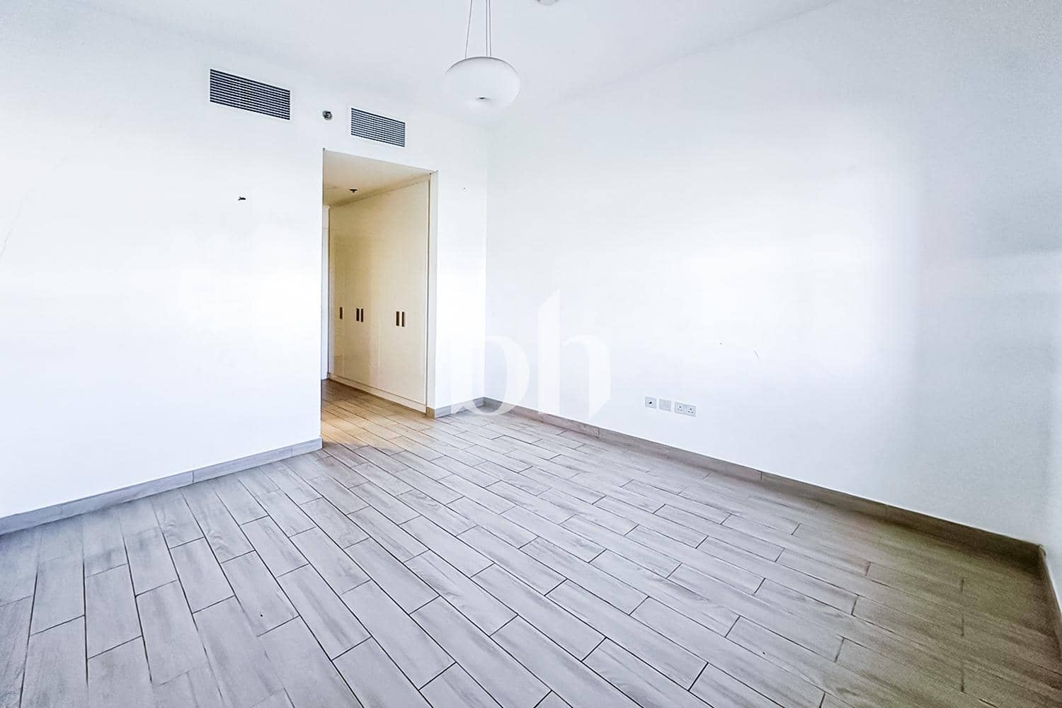 3 Bedroom Apartment in Al Andalus Tower A - photo 2