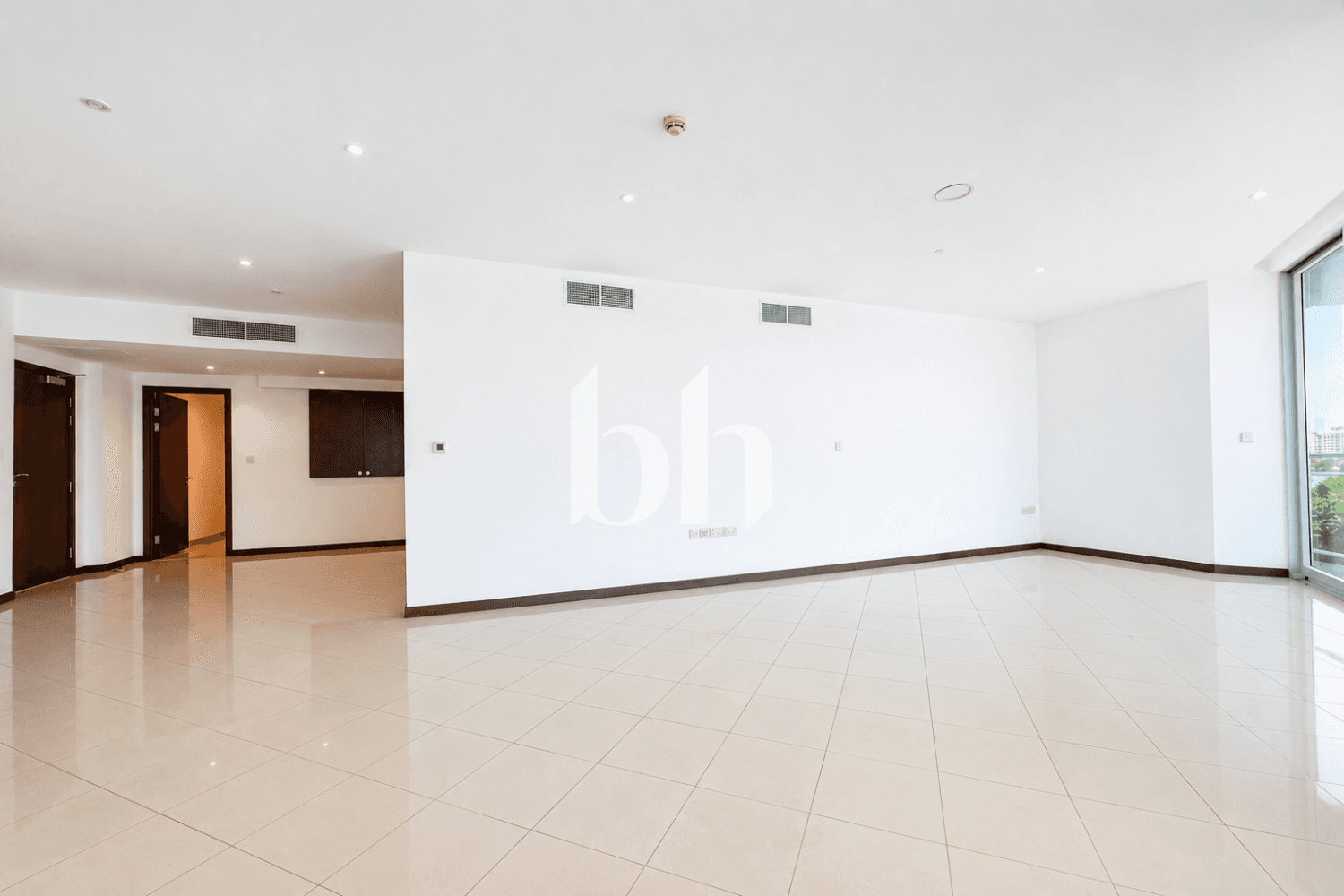 2 Bedroom Apartment in Marsa Plaza - photo 2