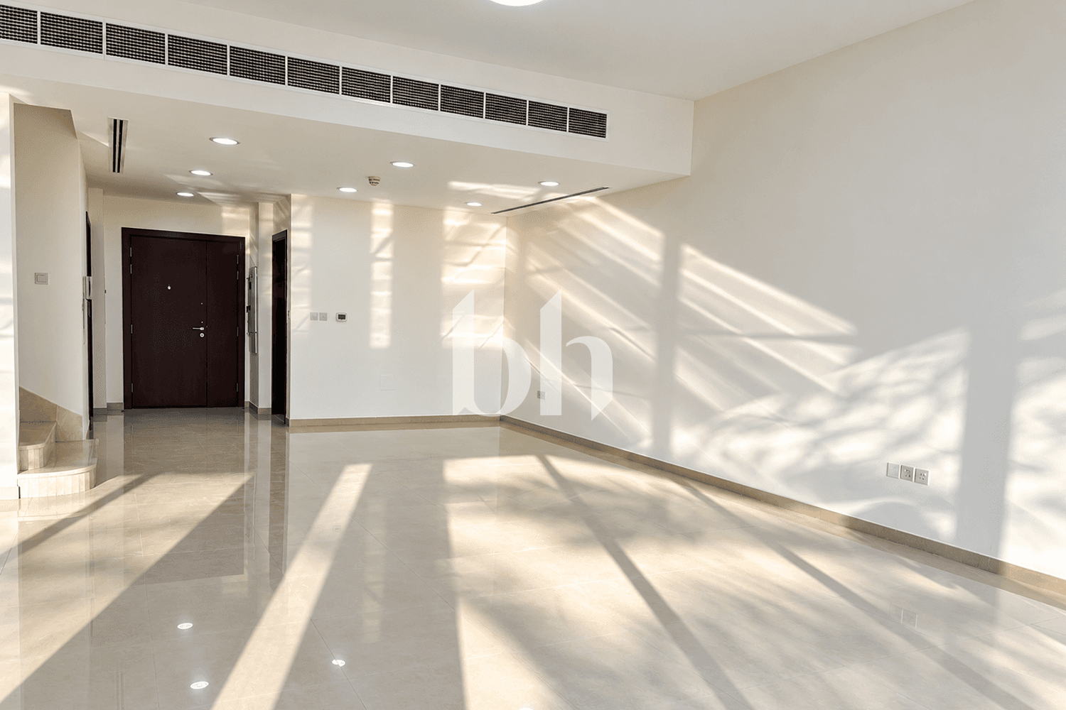 4 Bedroom Townhouse in Jumeirah Islands Townhouses - photo 2