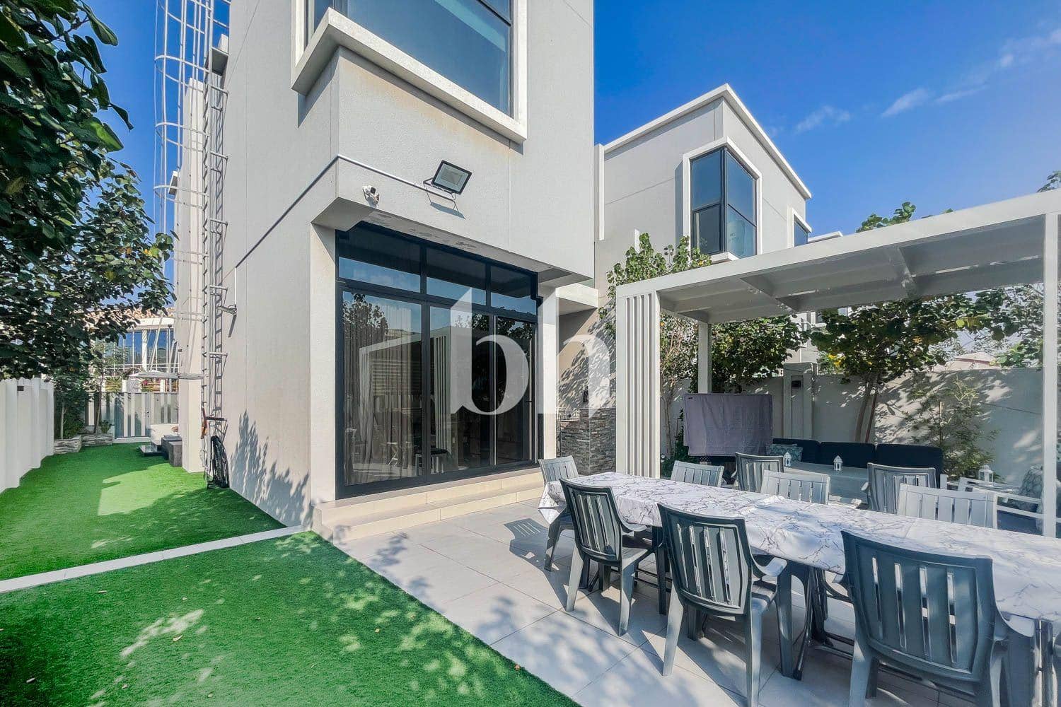 3 Bedroom Townhouse in Rukan Lofts - photo 2