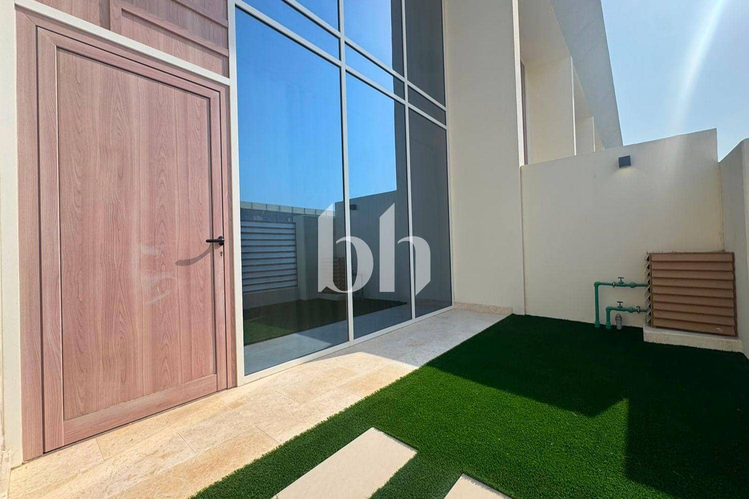 1 Bedroom Townhouse in Rukan Lofts - photo 1