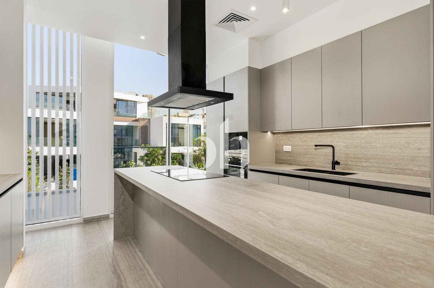 4 Bedroom Townhouse in Ixora 1 - photo 2