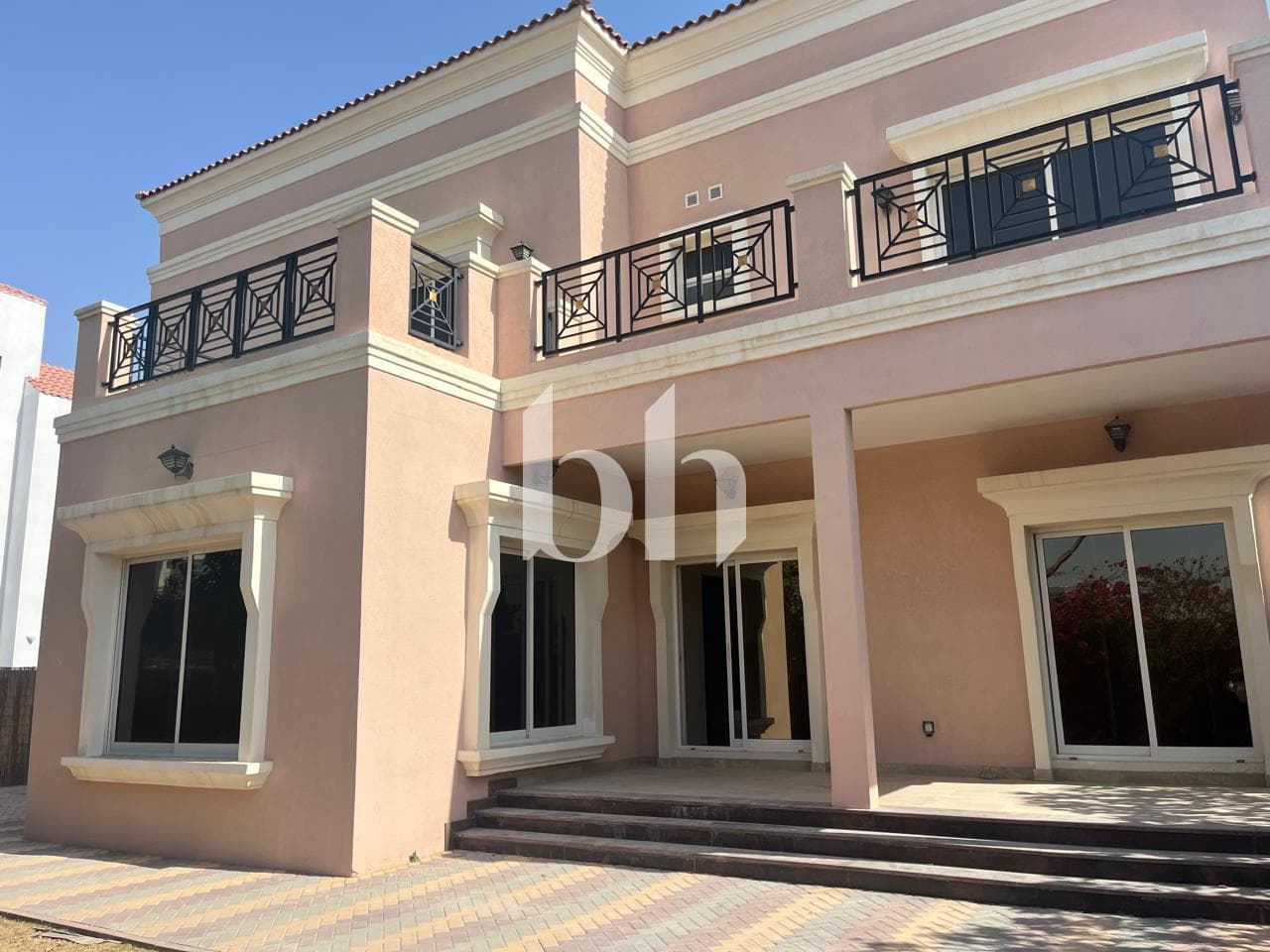 5 Bedroom Villa in The Centro