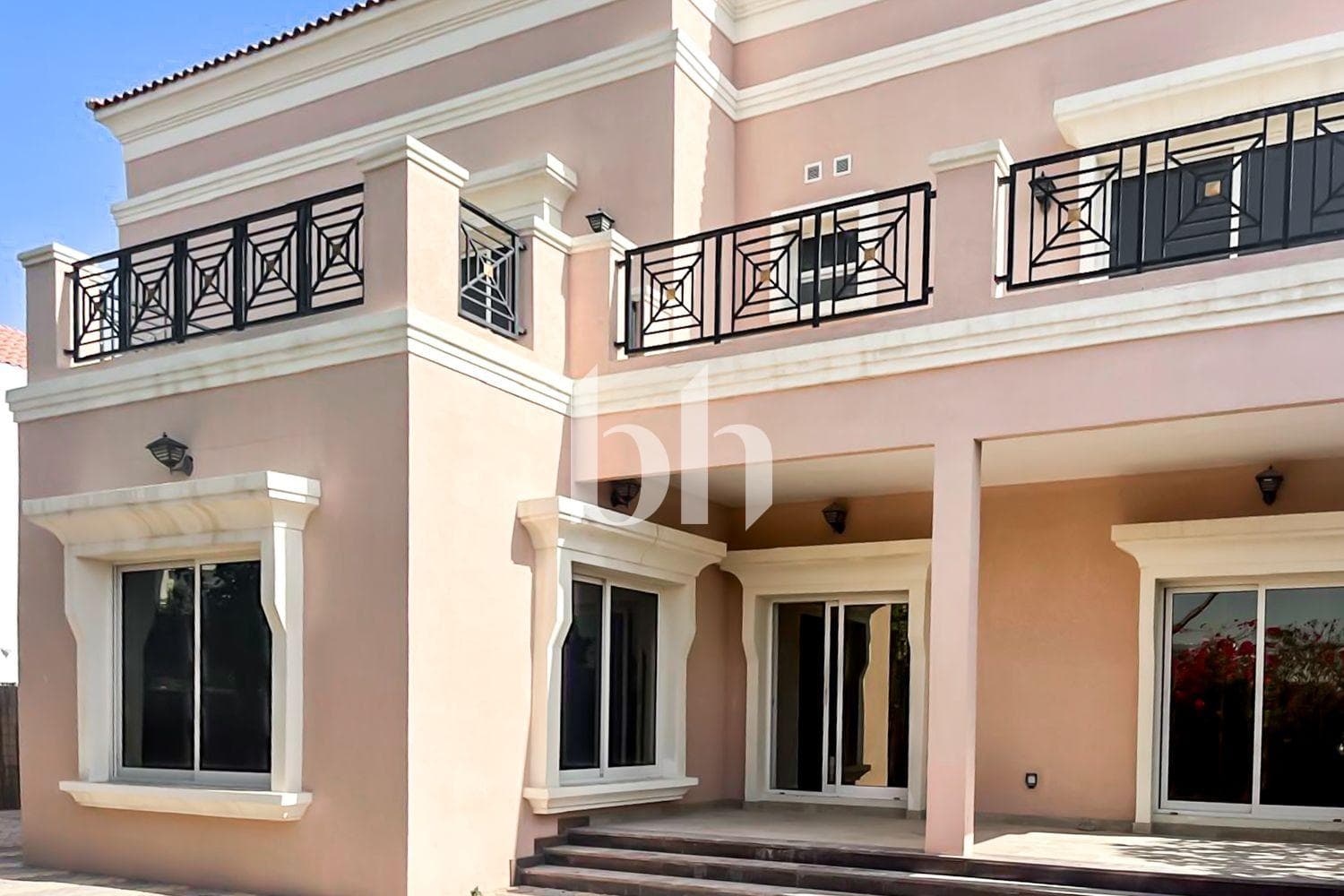 5 Bedroom Villa in The Centro