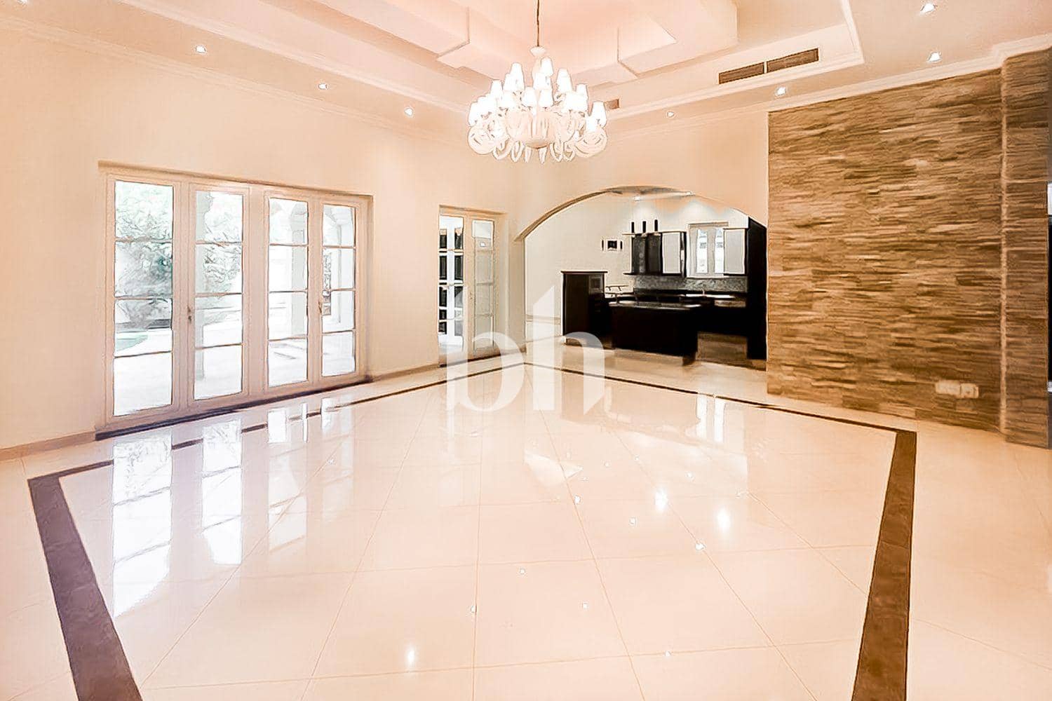 5 Bedroom Villa in The Centro - photo 1
