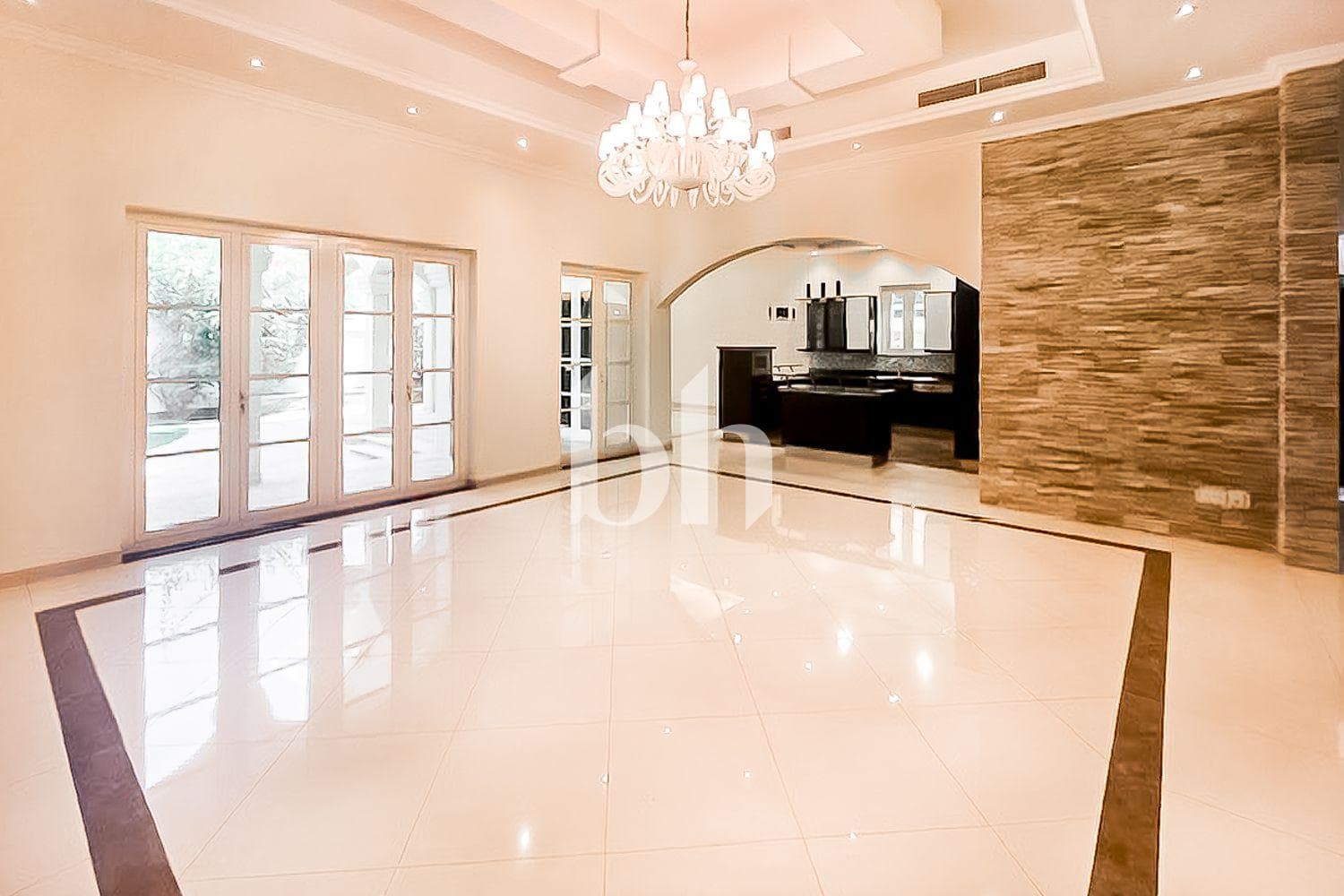 5 Bedroom Villa in The Centro - photo 1
