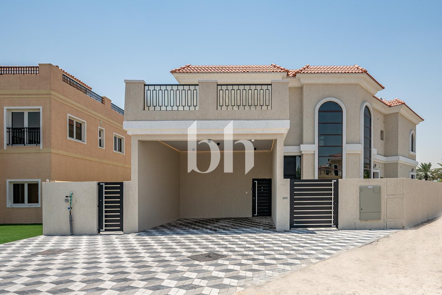 5 Bedrooms Villa in Hacienda