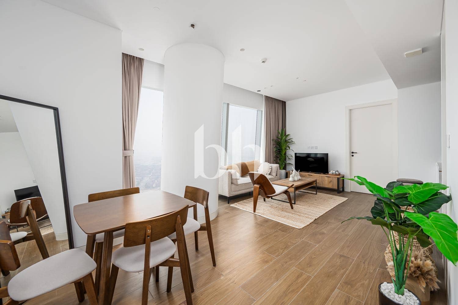1 Bedroom Apartment in Uptown Tower - photo 2