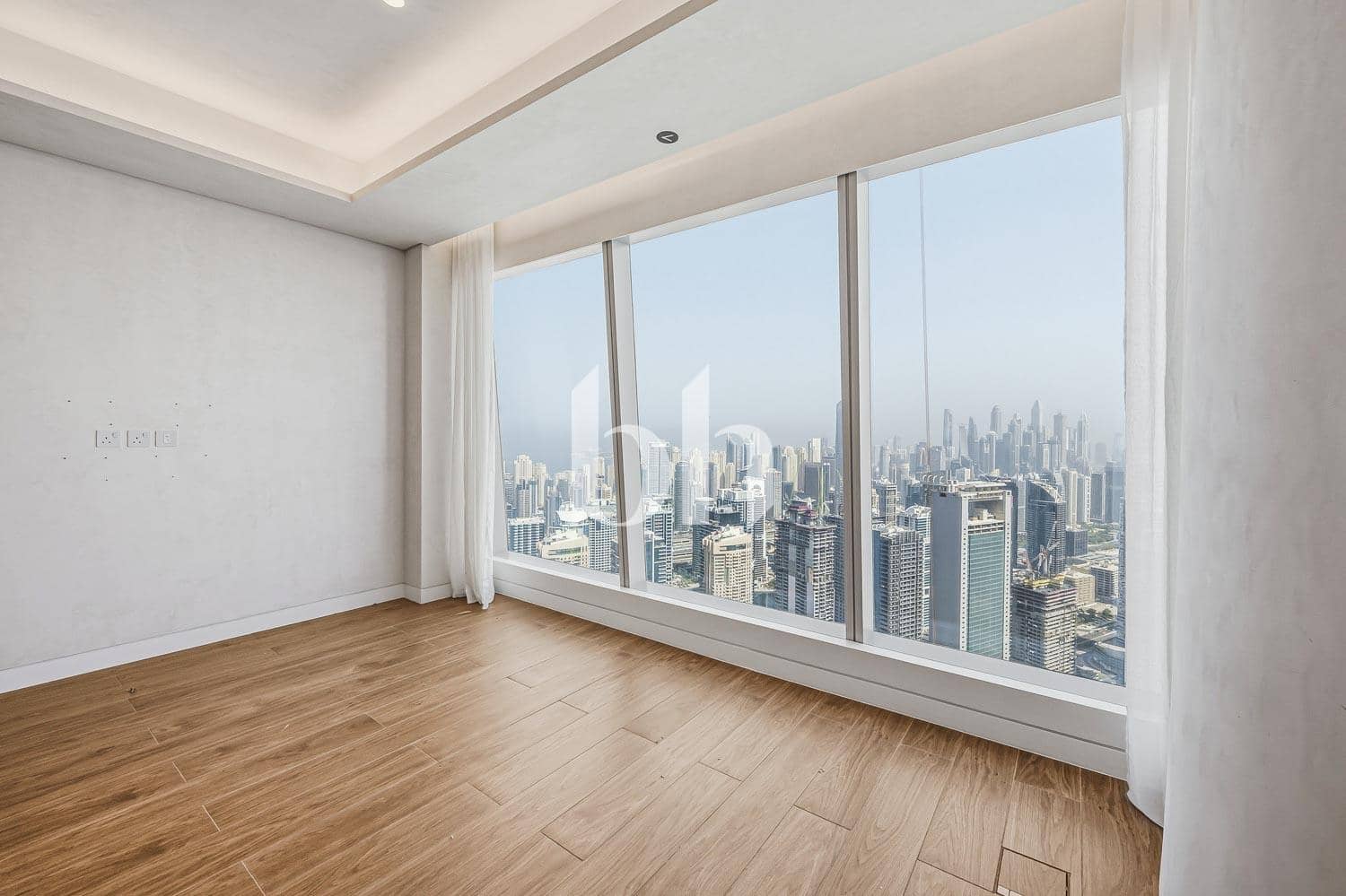 1 Bedroom Apartment in Uptown Tower