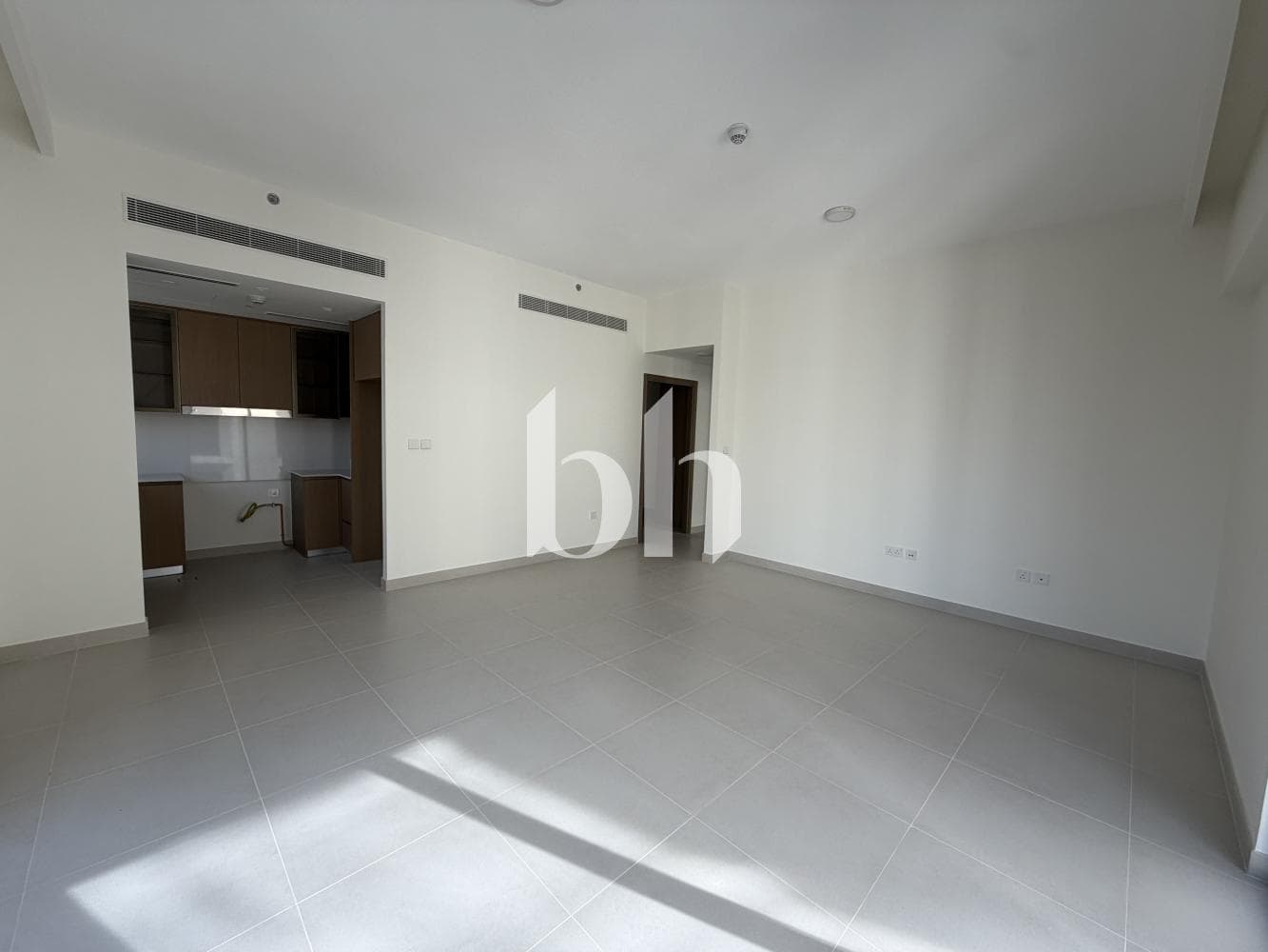 3 Bedrooms Apartment in Cedar Building 4 - photo 1