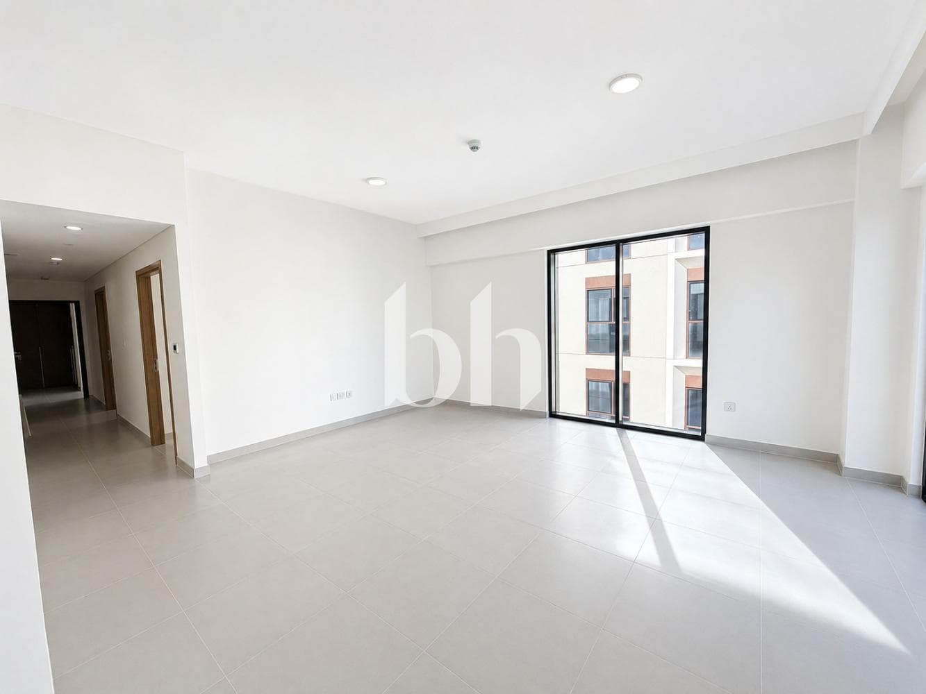 3 Bedroom Apartment in Cedar Building 4 - photo 2