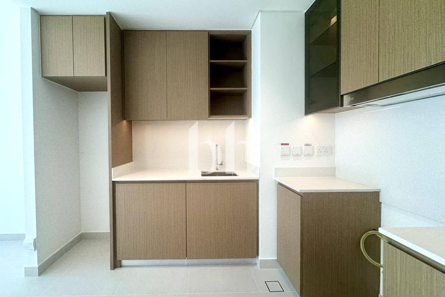 1 Bedroom Apartment in Cedar Building 4 - photo 1