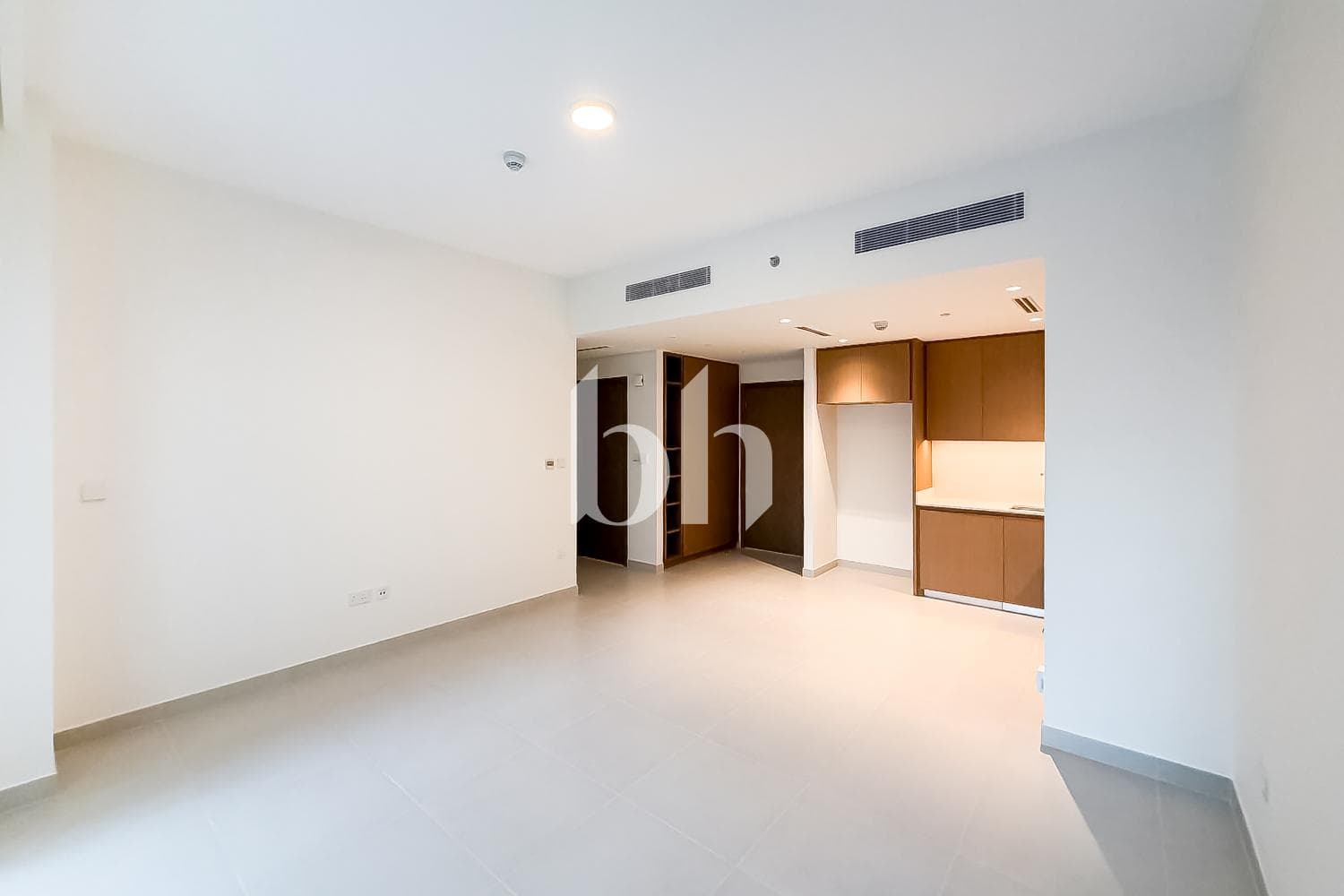 2 Bedrooms Apartment in Mangrove Building 2 - photo 1
