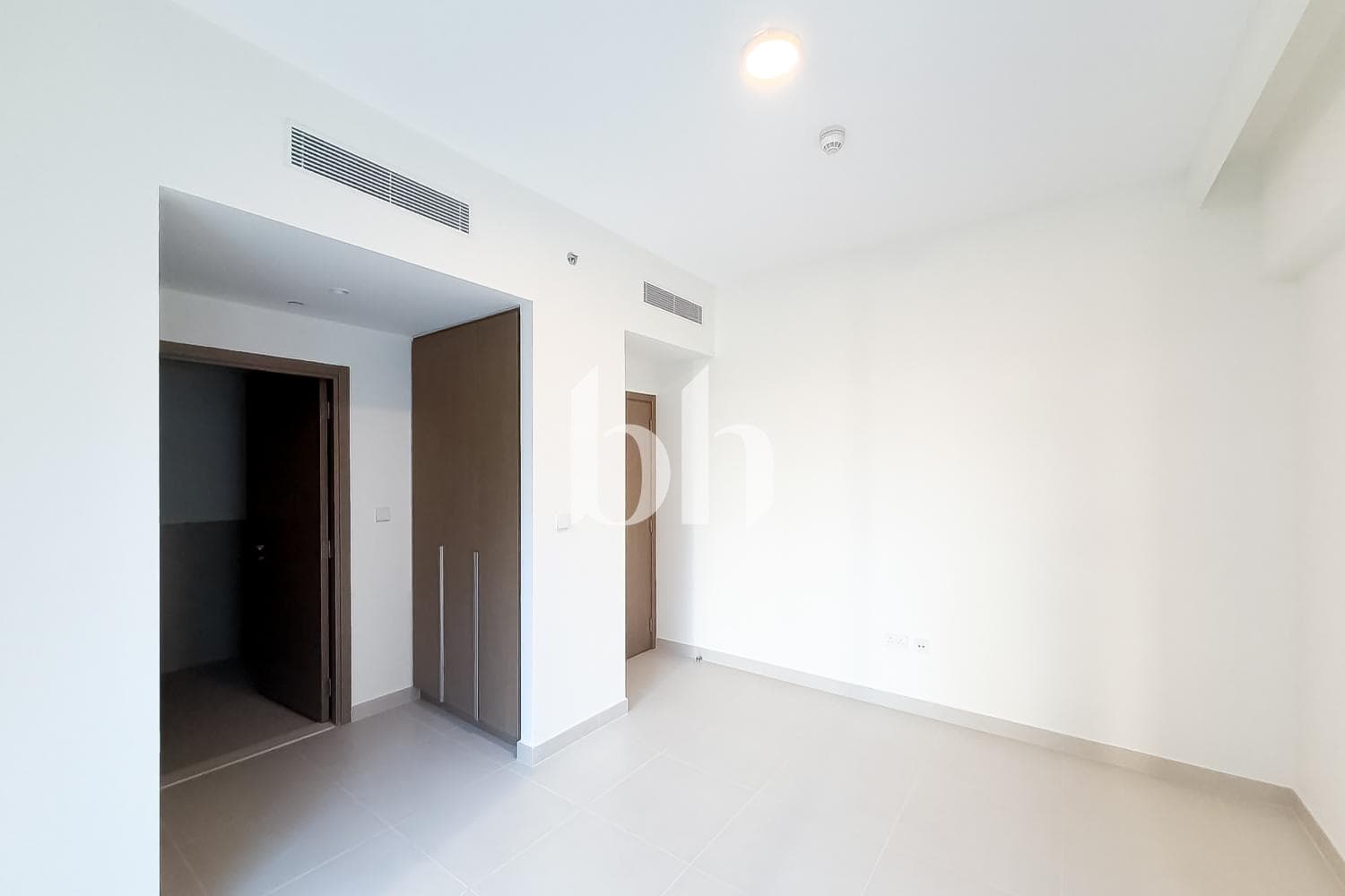 2 Bedrooms Apartment in Mangrove Building 2 - photo 2