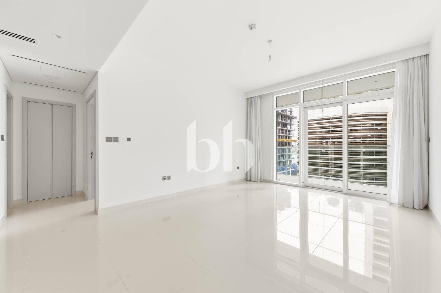 1 Bedroom Apartment in Sunrise Bay Tower 2 - photo 1