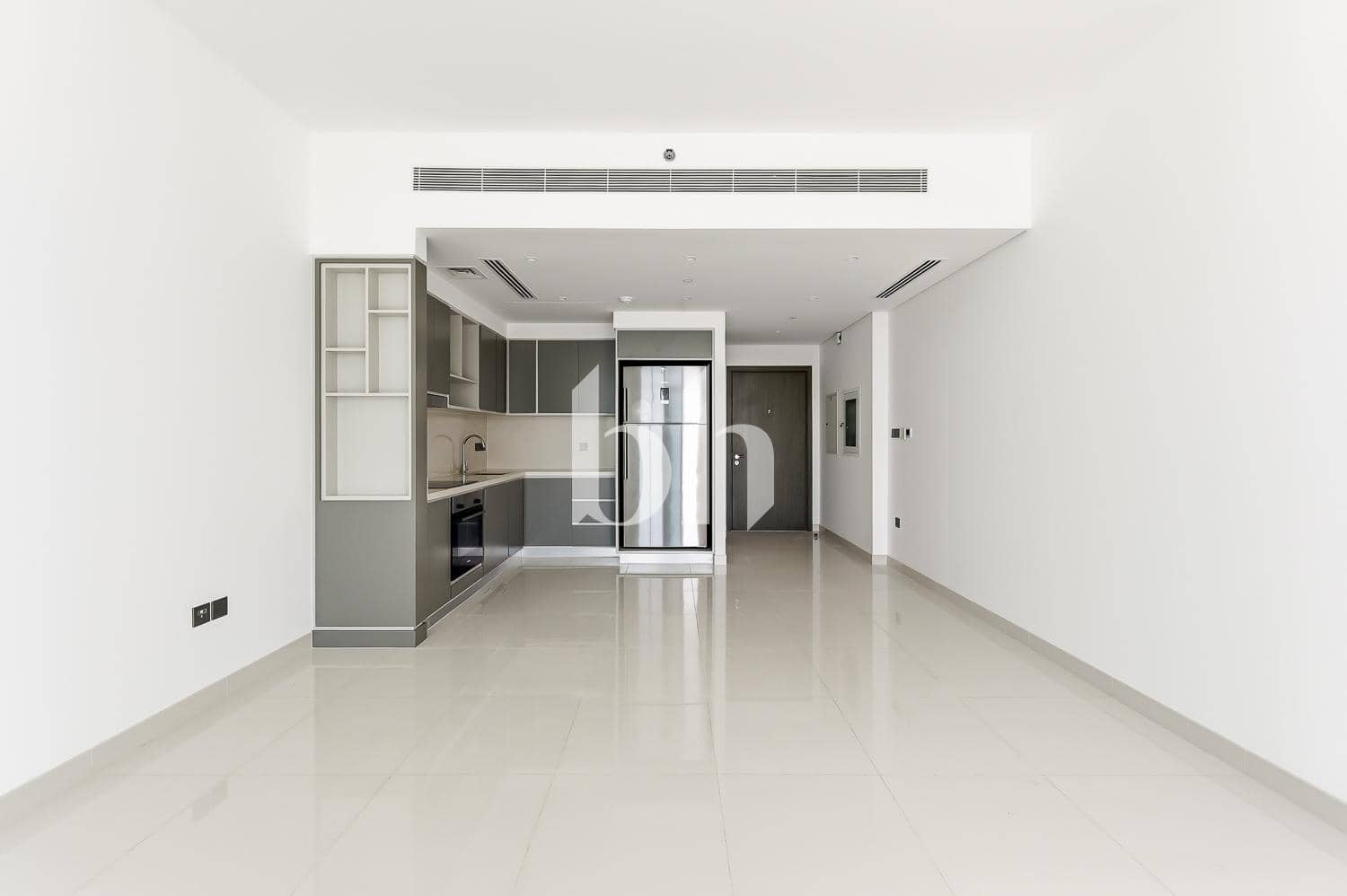 2 Bedroom Apartment in Sunrise Bay Tower 1 - photo 2