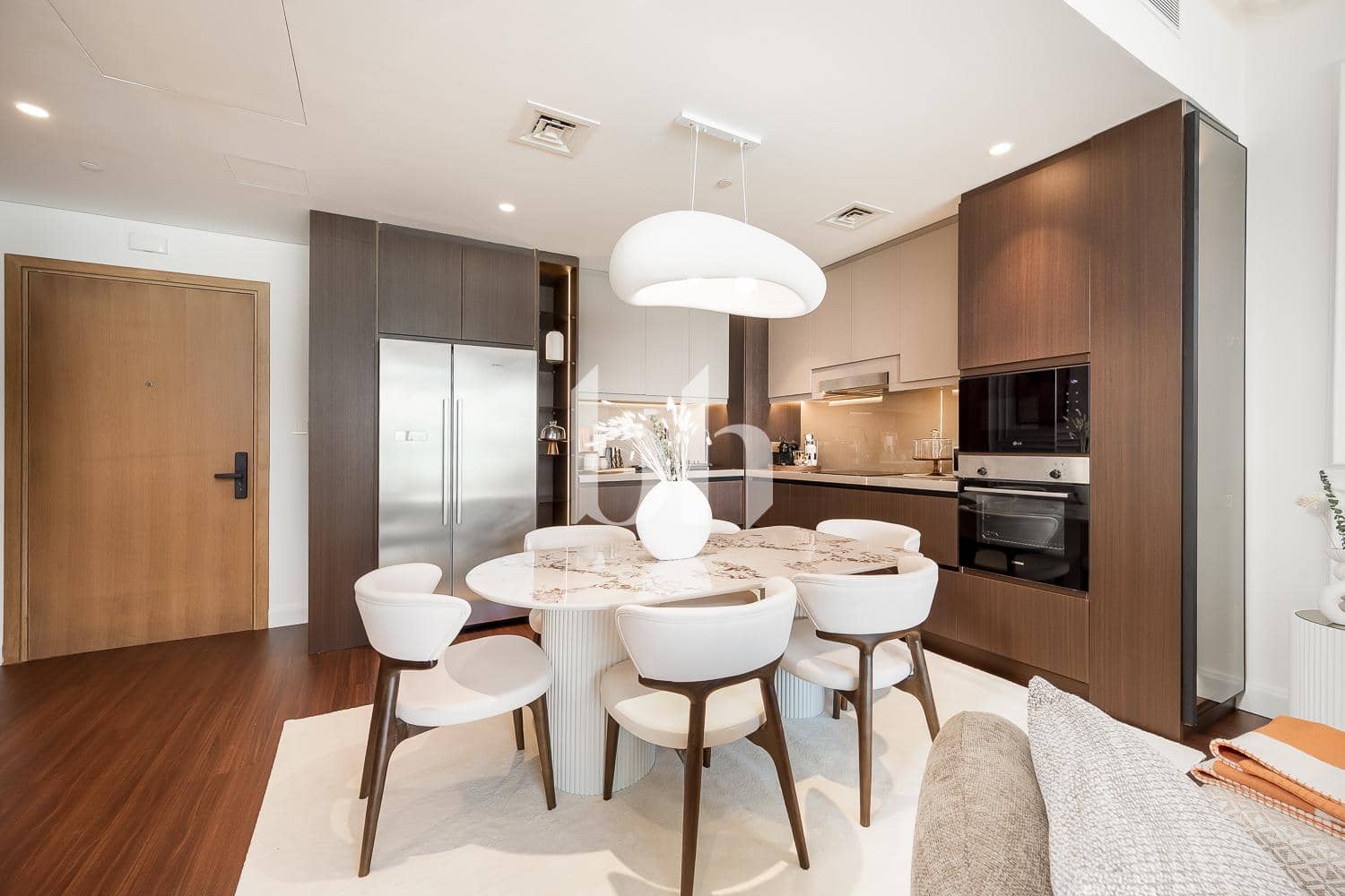 2 Bedroom Apartment in Beach Vista Tower 2 - photo 2
