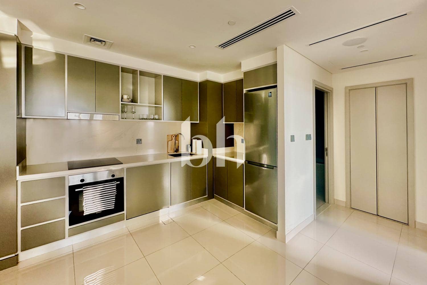 1 Bedroom Apartment in Sunrise Bay Tower 1 - photo 2