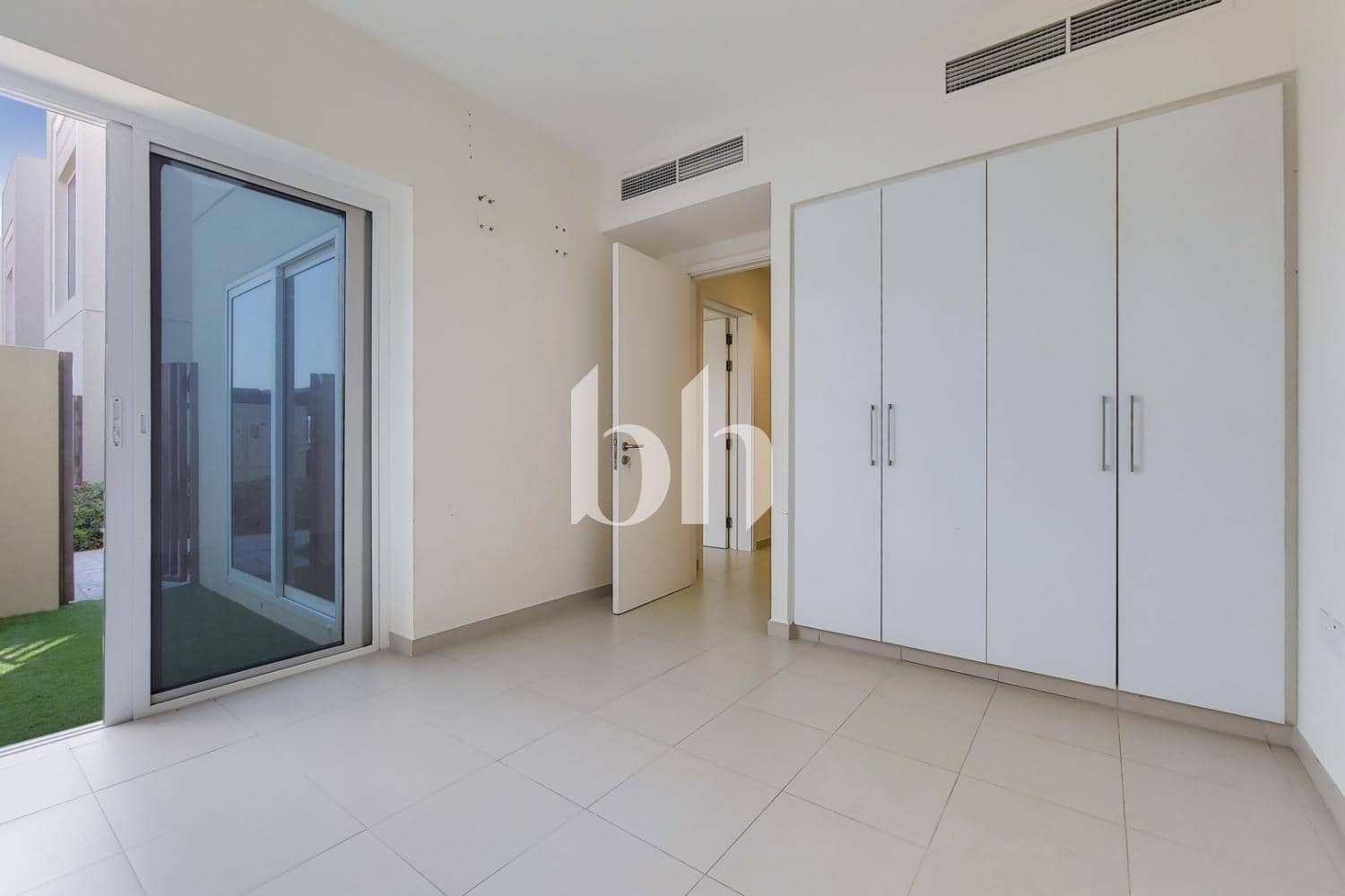 2 Bedroom Apartment in Urbana 3 Block 27 - photo 2