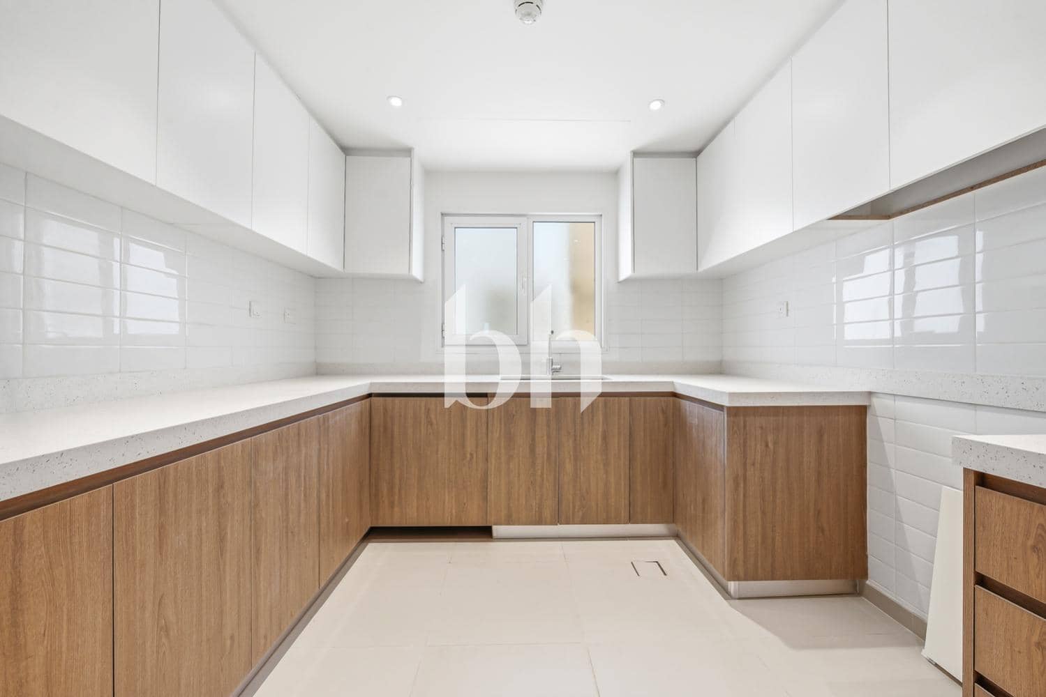 3 Bedroom Apartment in The Gardens Building 27 - photo 2