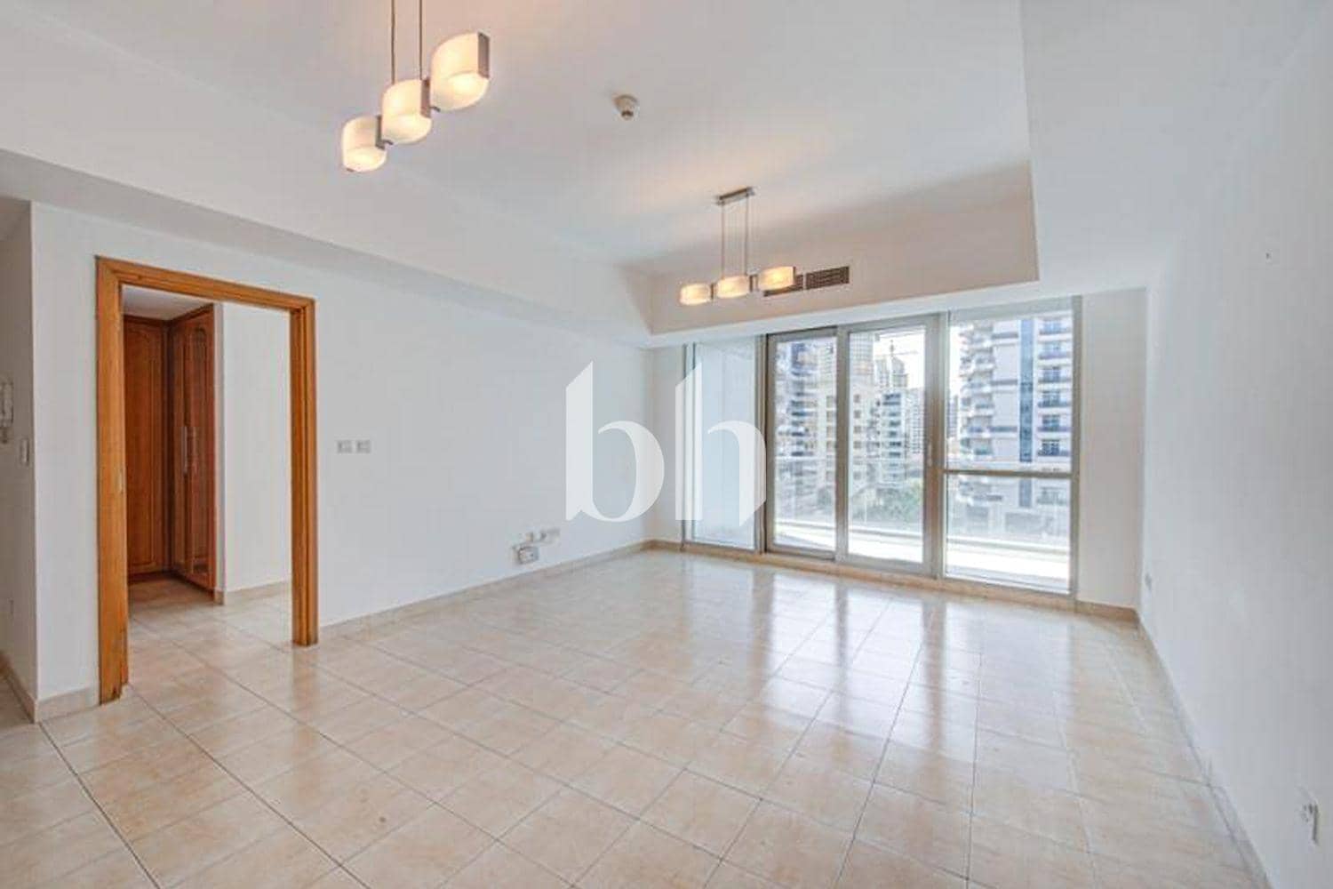 1 Bedroom Apartment in The Waves Tower B - photo 2