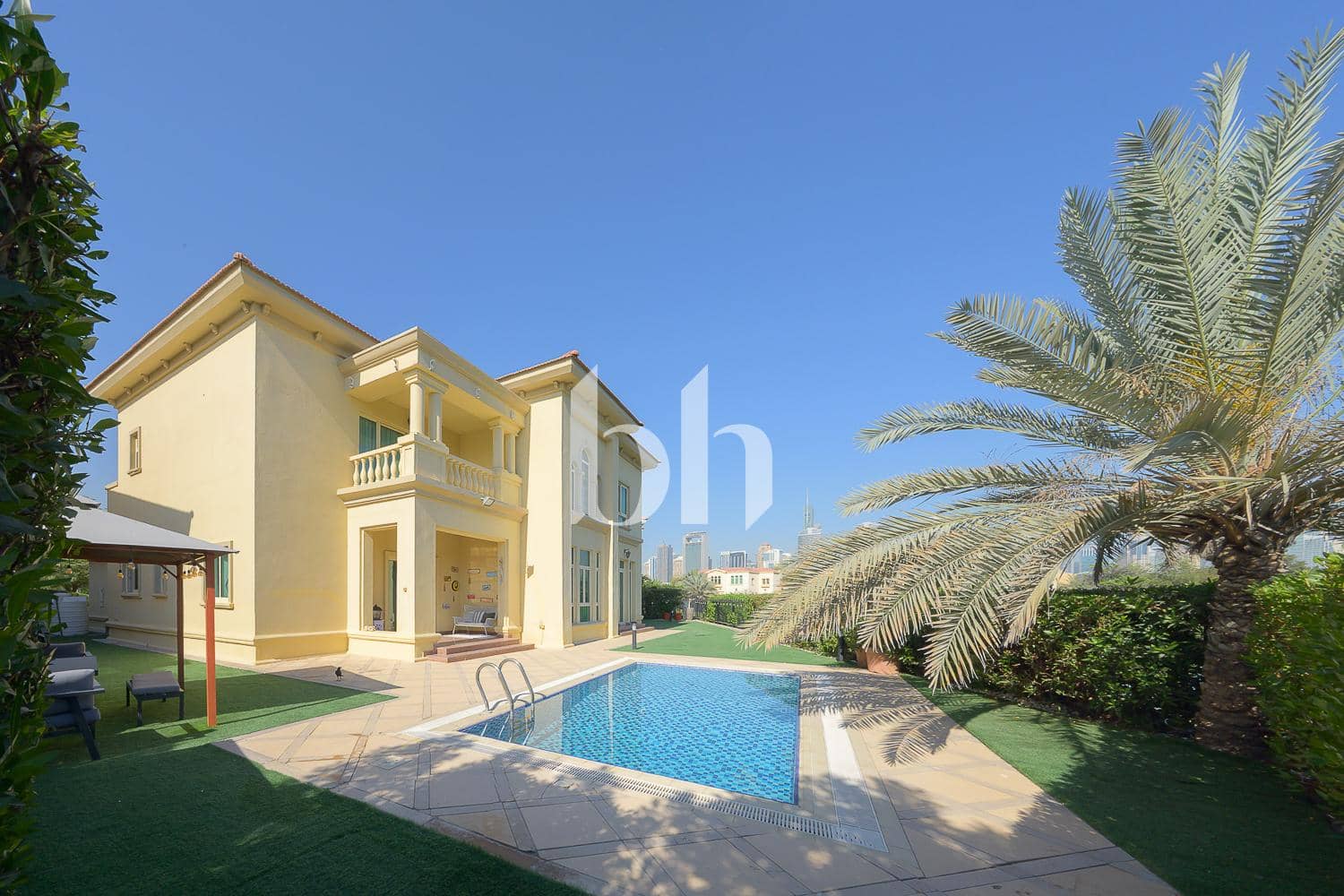 4 Bedroom Villa in Entertainment Foyer - photo 2