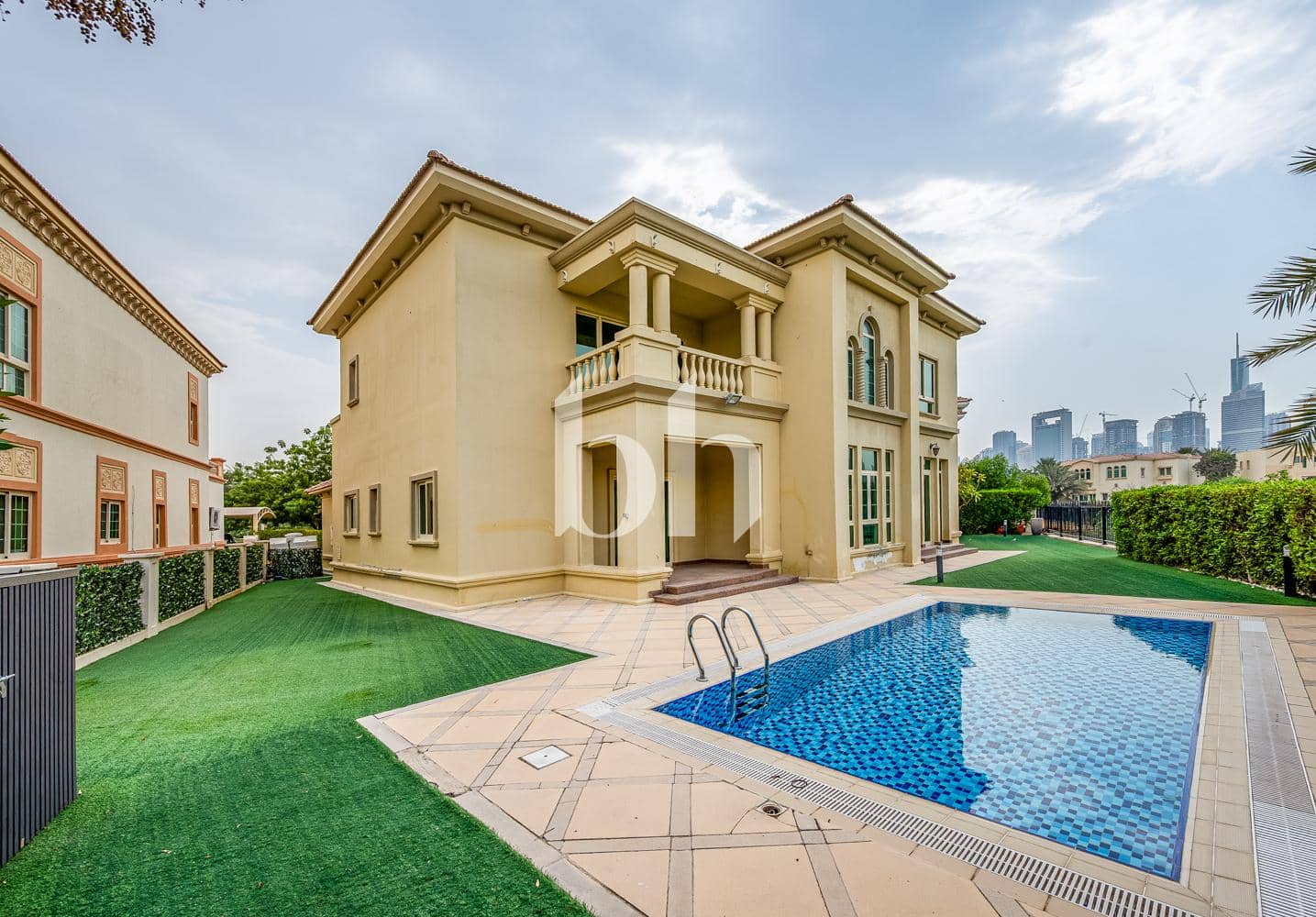 4 Bedroom Villa in Entertainment Foyer - photo 1