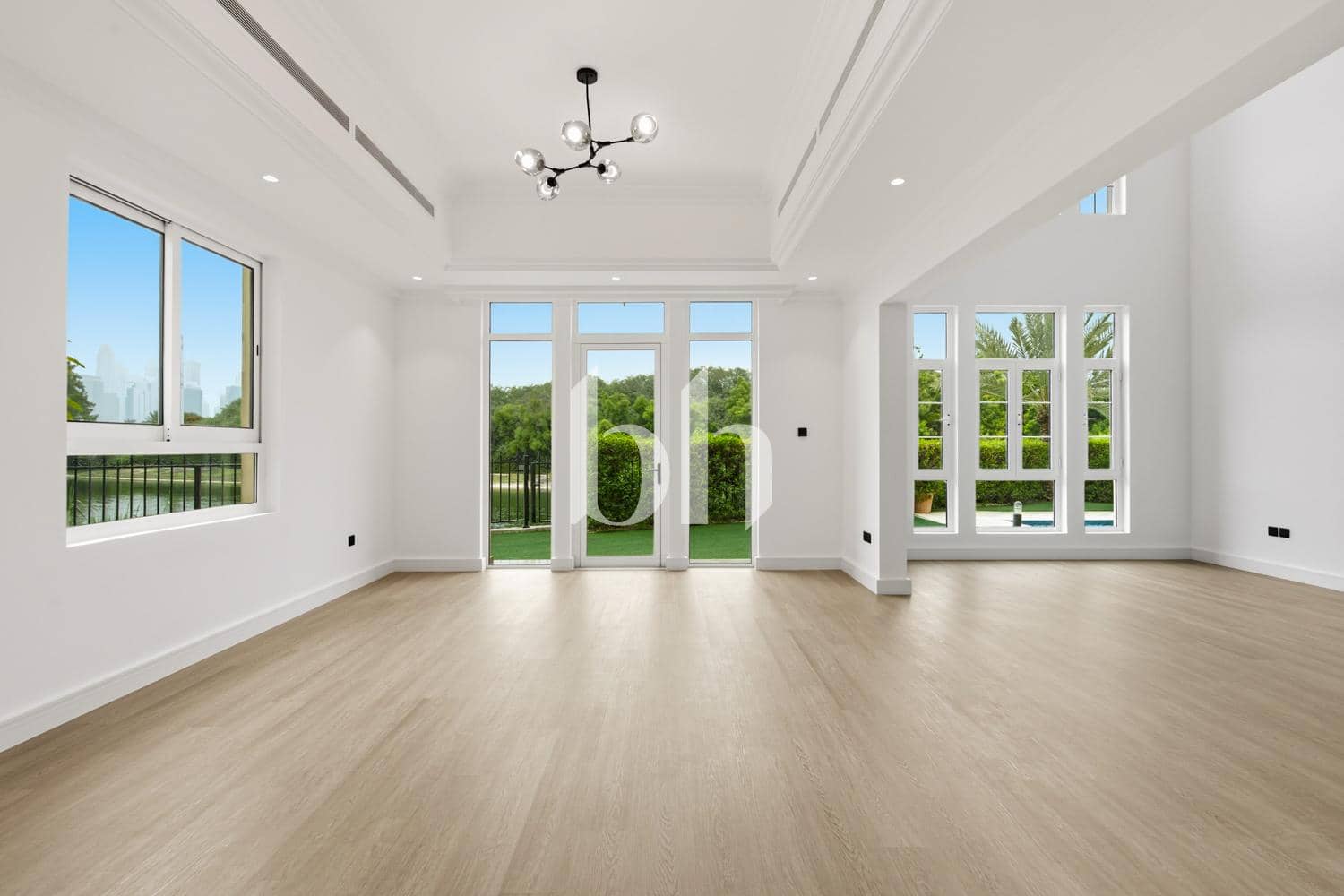 4 Bedroom Villa in Entertainment Foyer - photo 2
