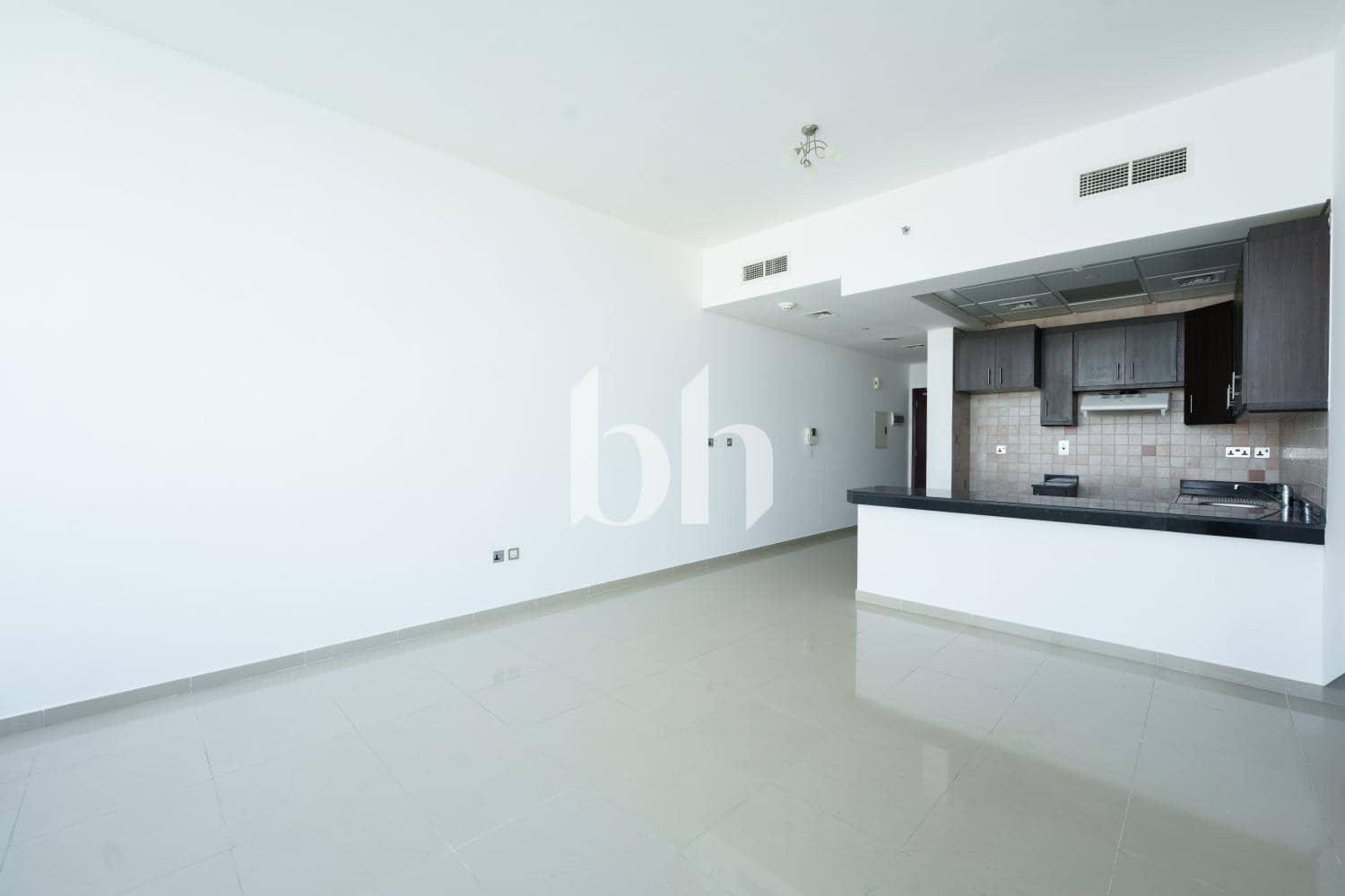 Studio Apartment in Hydra Avenue Towers - photo 2