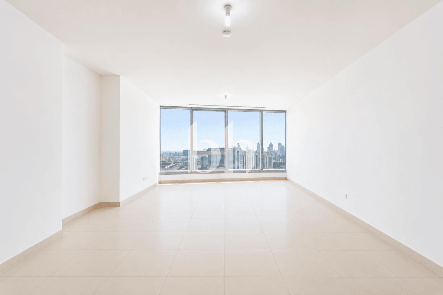 2 Bedroom Apartment in Sky Tower - photo 2