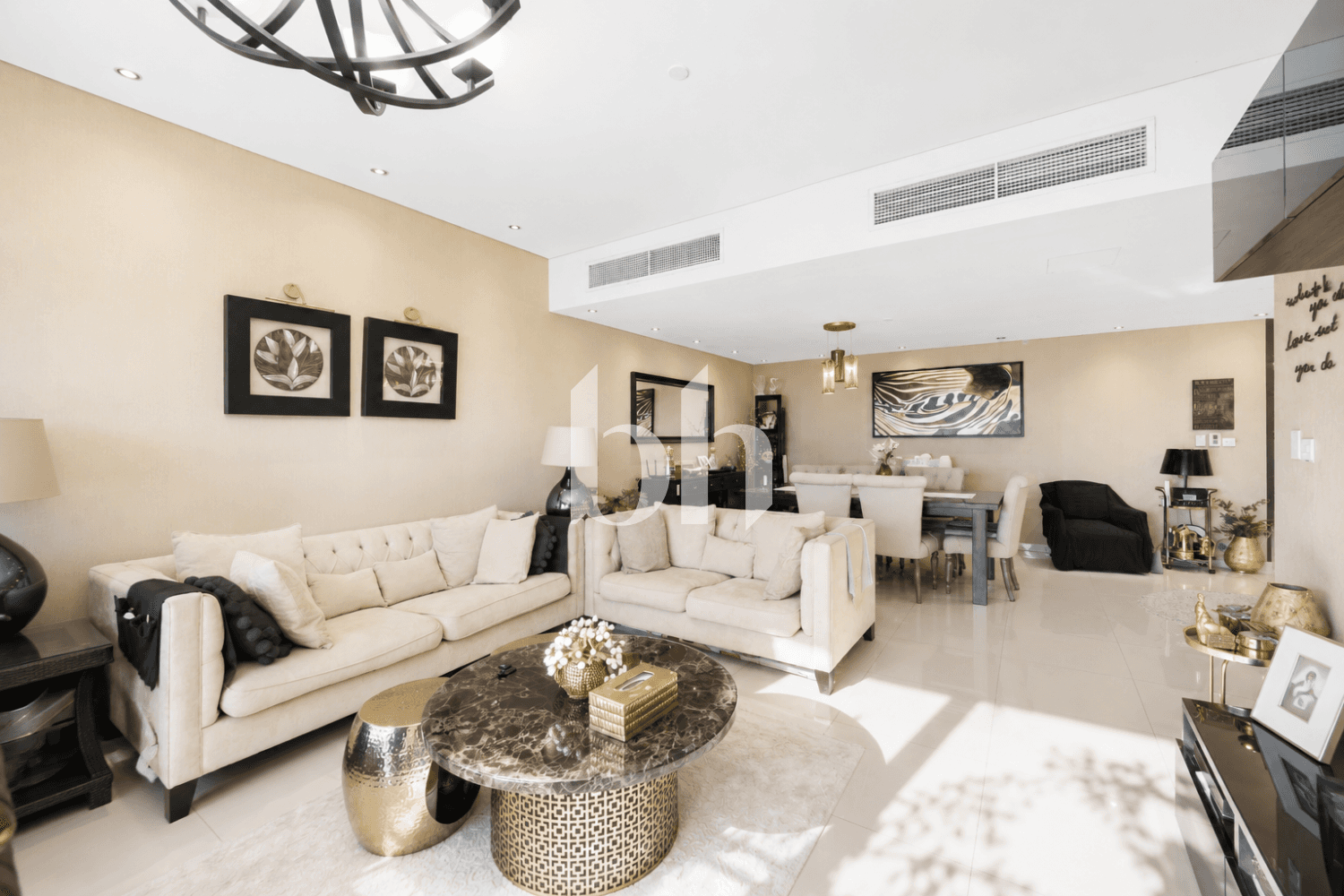 3 Bedroom Apartment in RAK Tower - photo 1