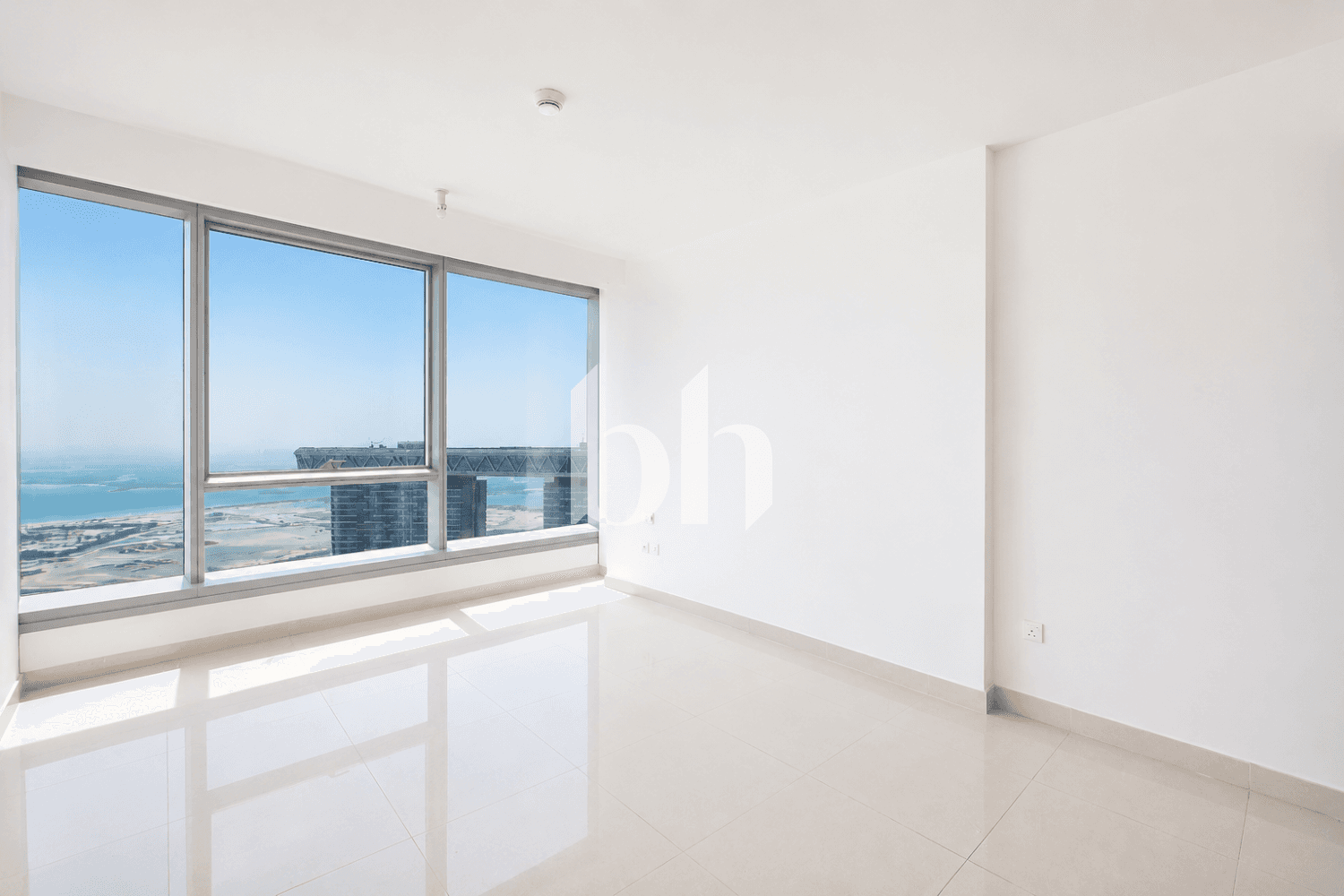2 Bedroom Apartment in Sky Tower - photo 1
