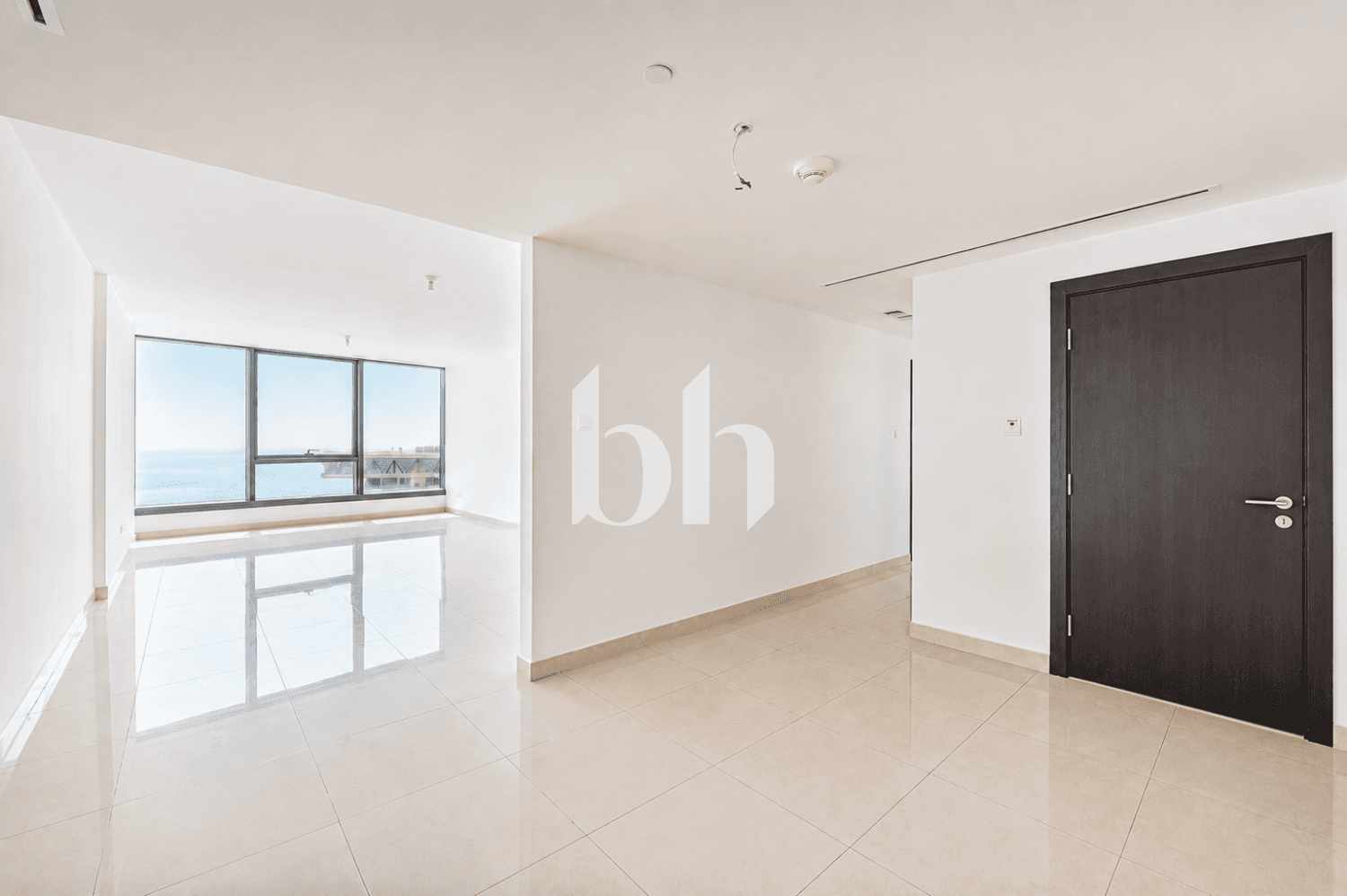 2 Bedroom Apartment in Sky Tower - photo 2