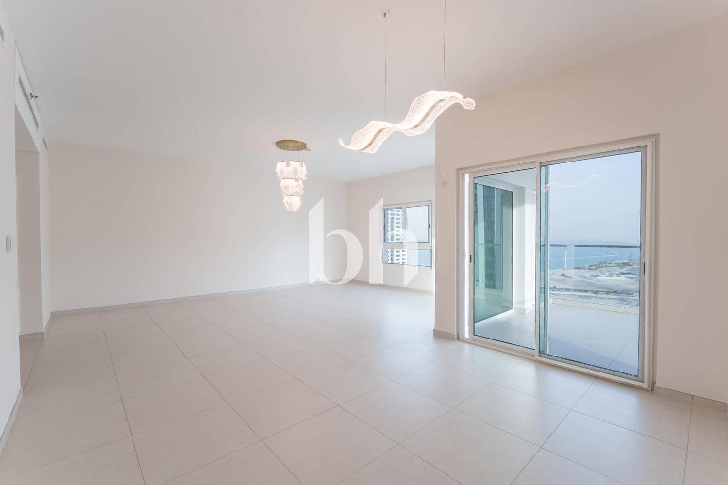 3 Bedroom Apartment in Amaya Towers - photo 2