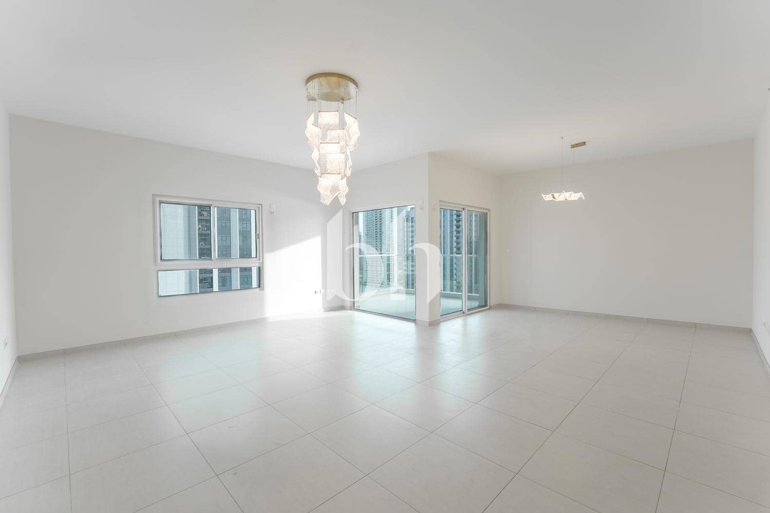 3 Bedroom Apartment in Amaya Towers - photo 2