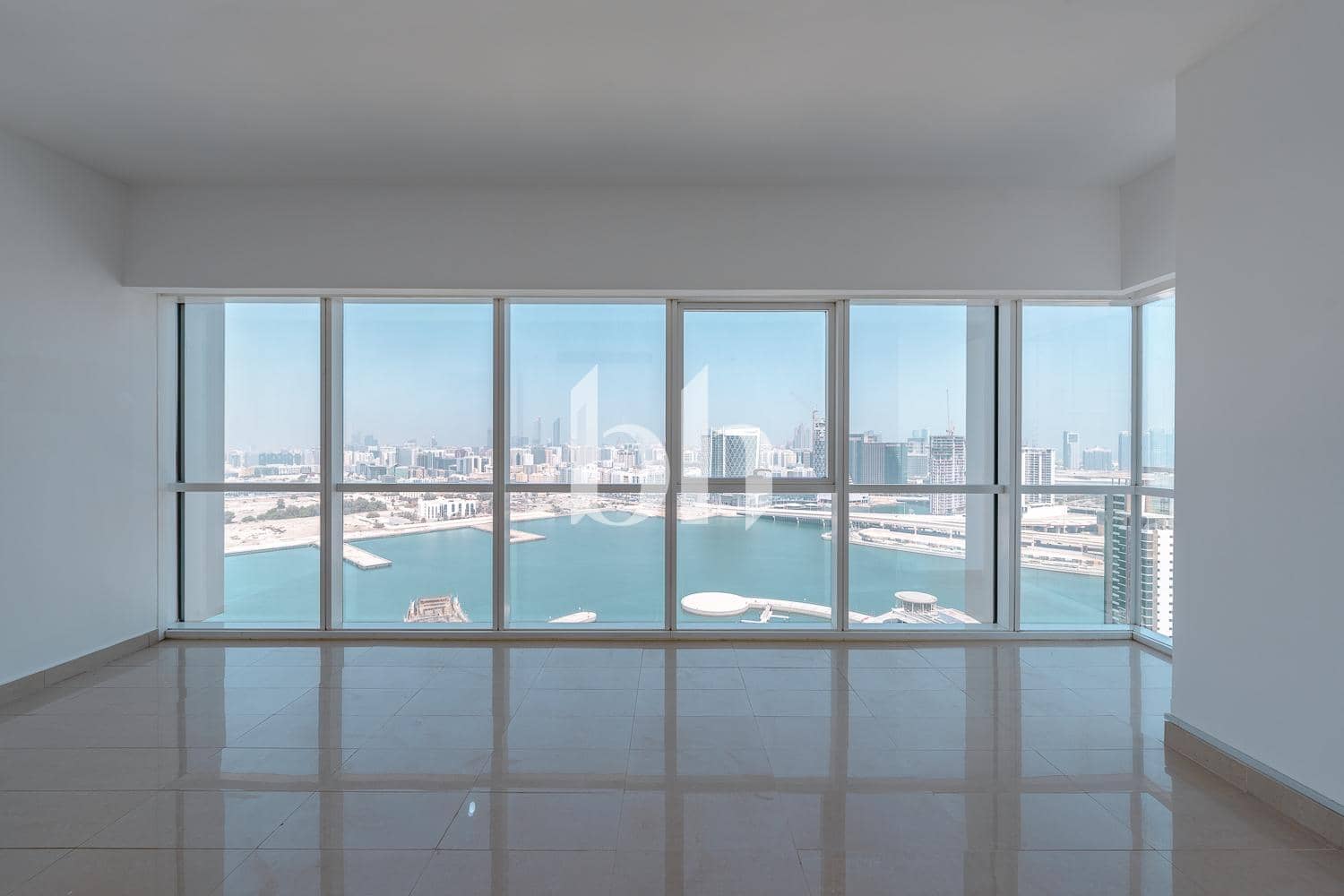 3 Bedroom Apartment in Al Durrah Tower - photo 1