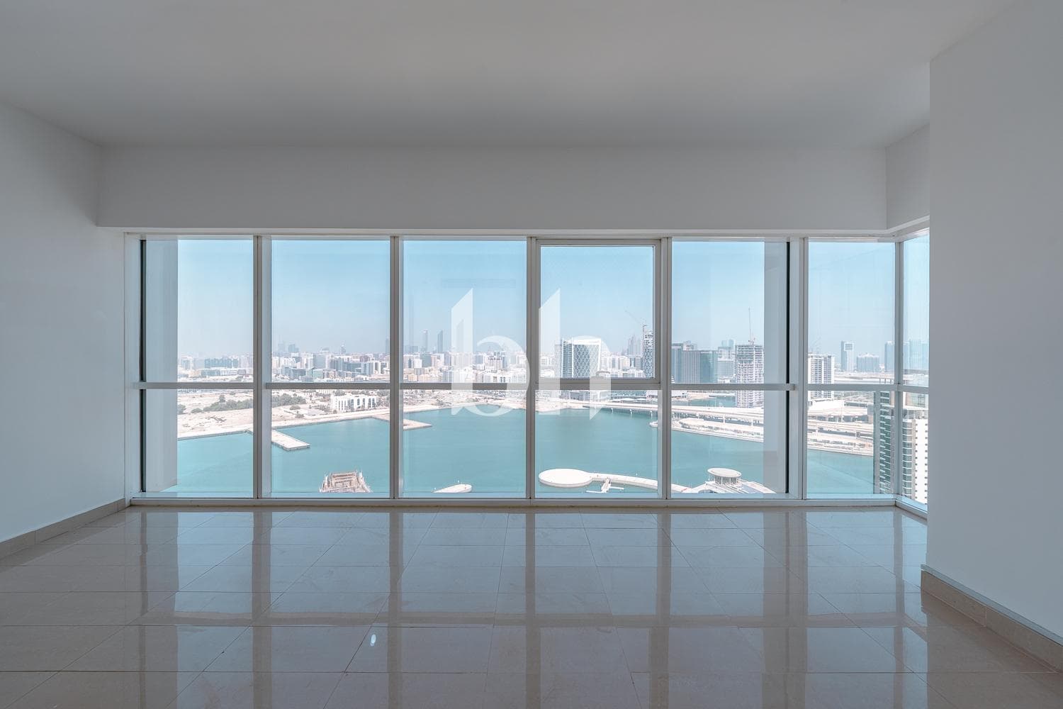 3 Bedroom Apartment in Al Durrah Tower - photo 1