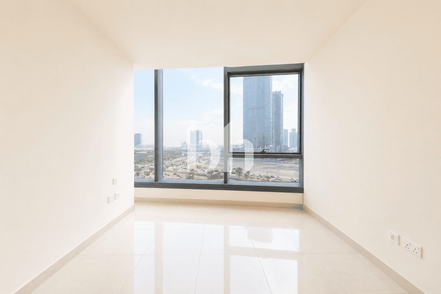 1 Bedroom Apartment in Sun Tower - photo 2