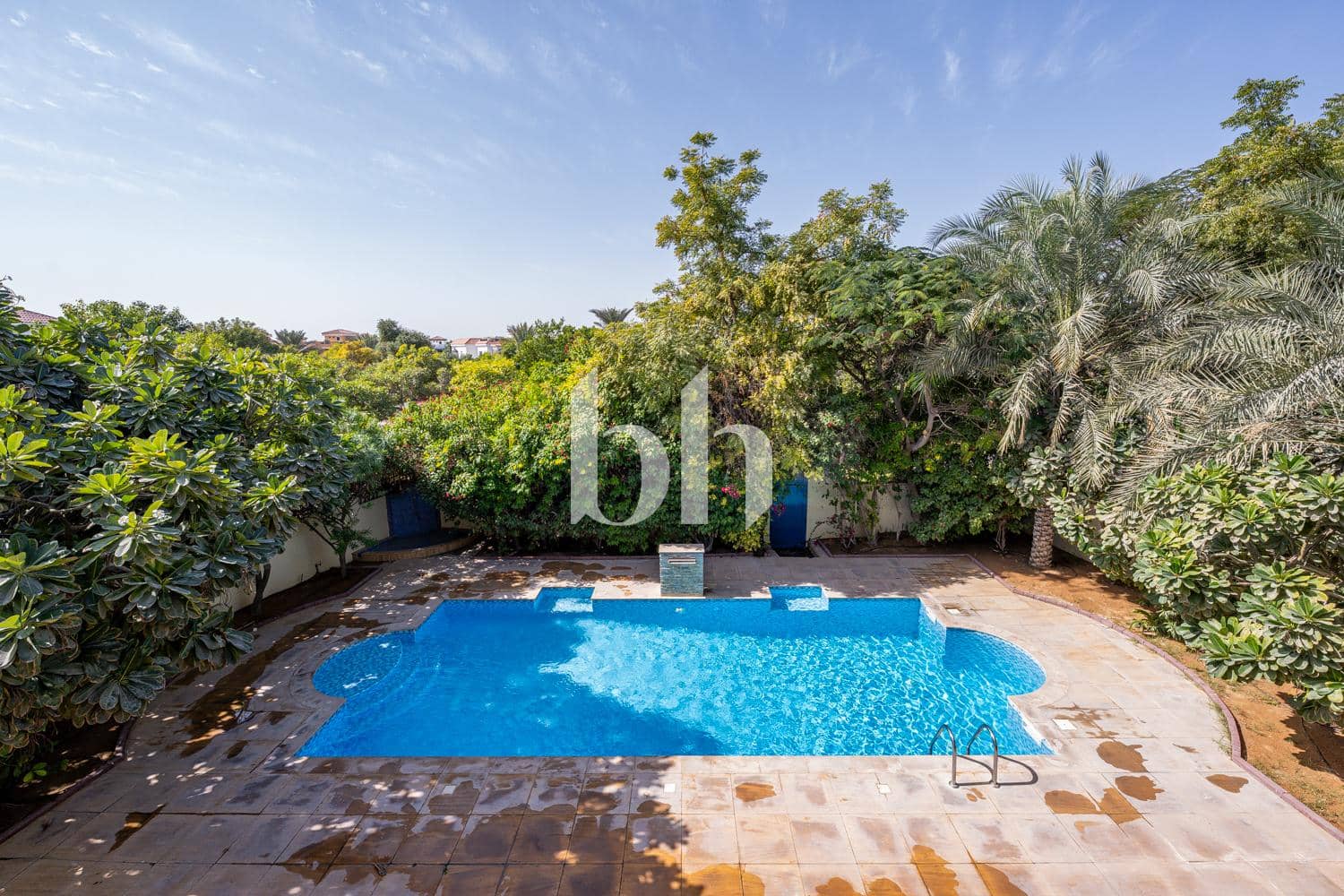 5 Bedroom Villa in Ponderosa - photo 1