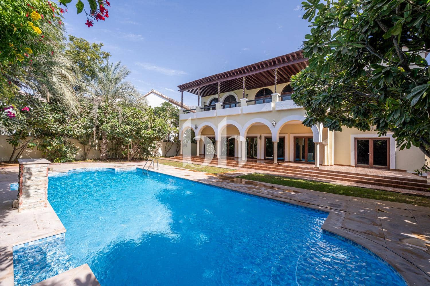 5 Bedroom Villa in Ponderosa