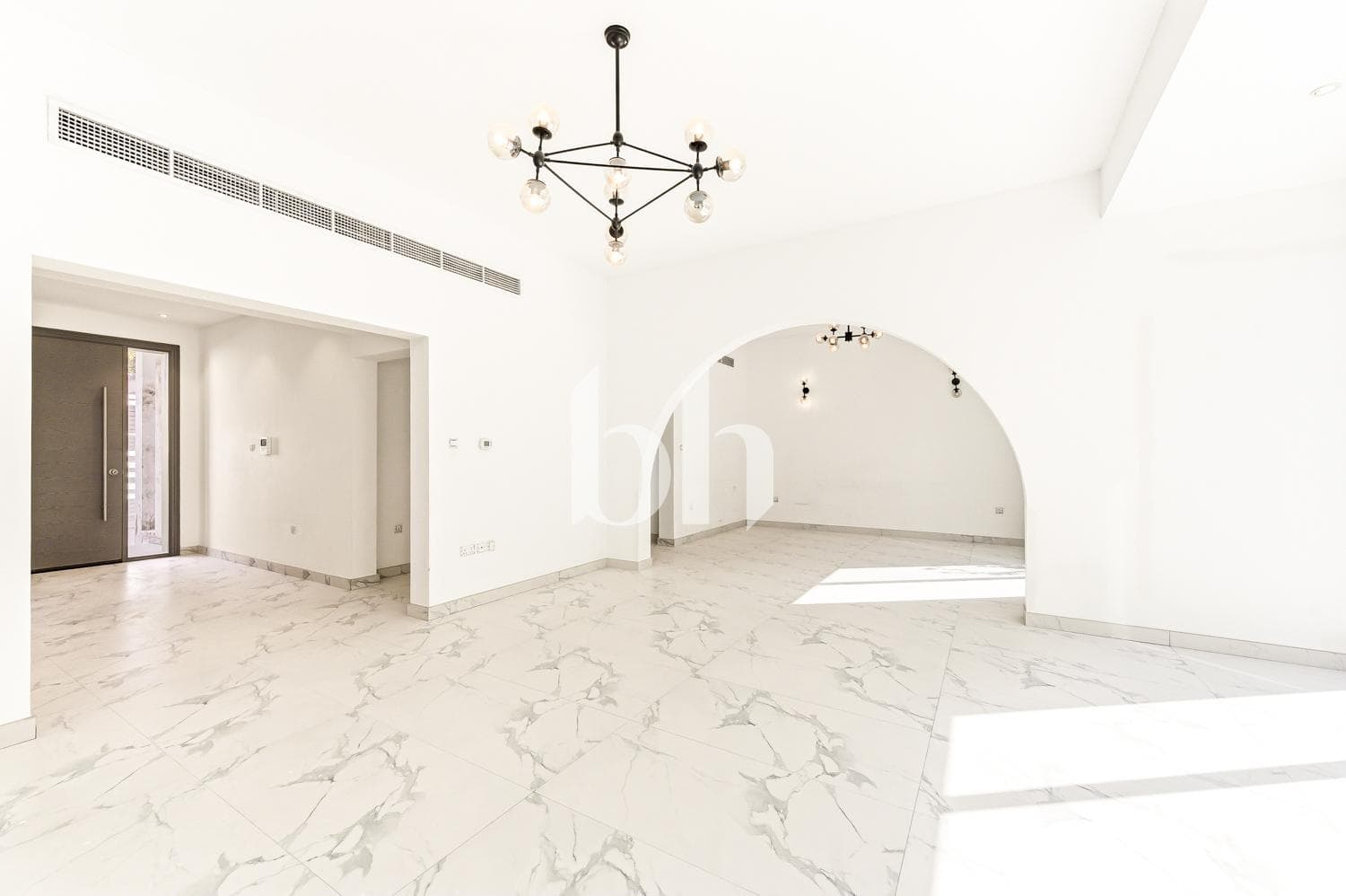 3 Bedroom Villa in Umm Suqeim 3 Villas - photo 1