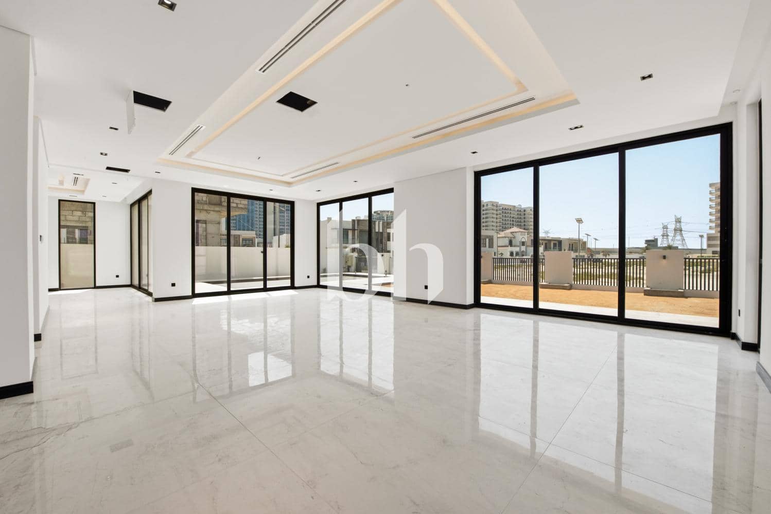 5 Bedroom Villa in West Village - photo 1