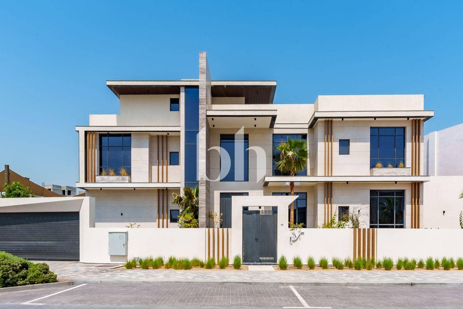 6 Bedroom Villa in Lea