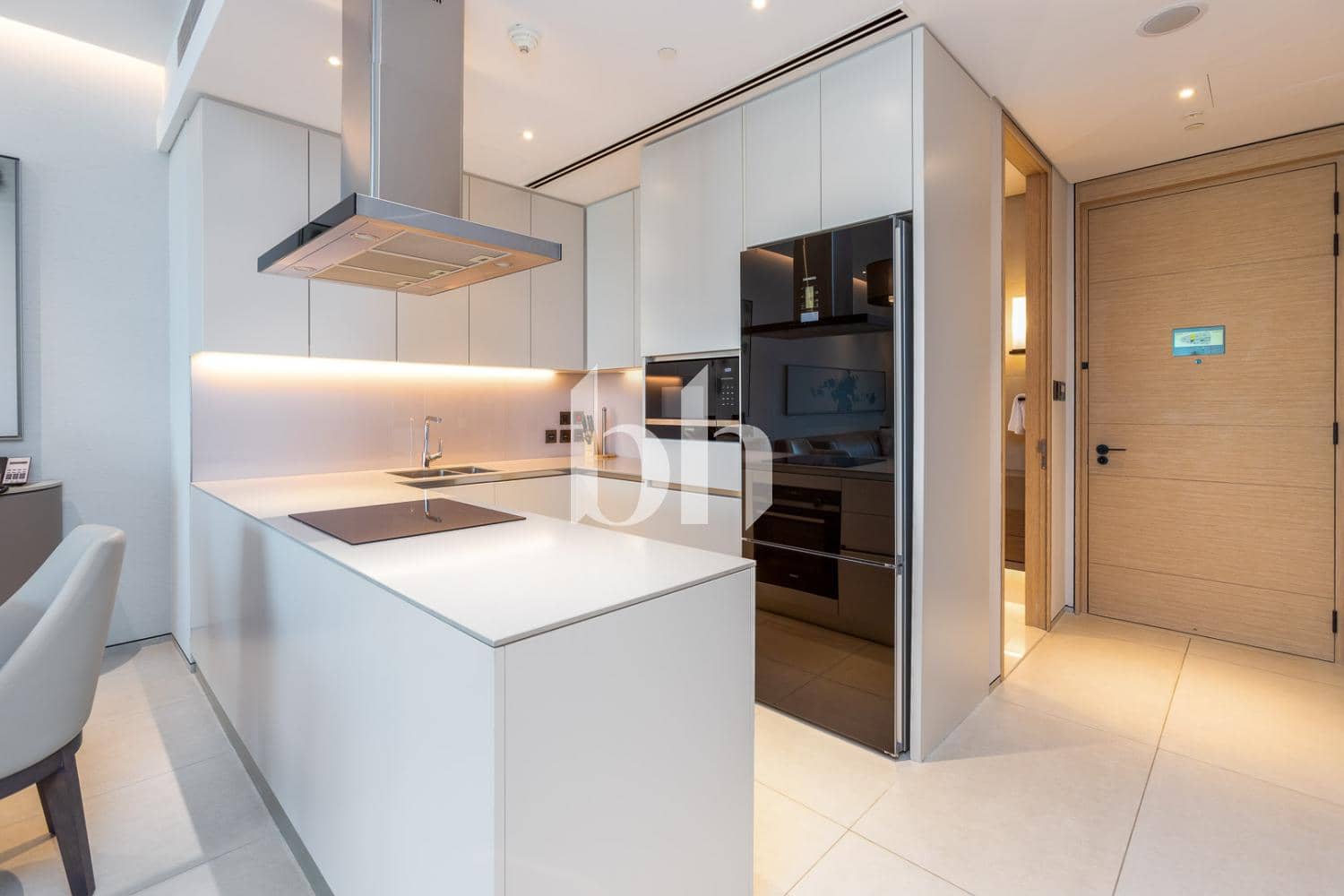 2 Bedroom Hotel Apartment in Jumeirah Gate Tower 2 - photo 1