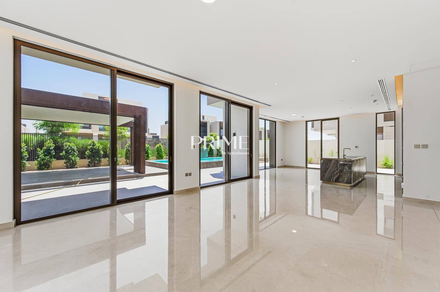 5 Bedroom Villa in Palm Hills - photo 1