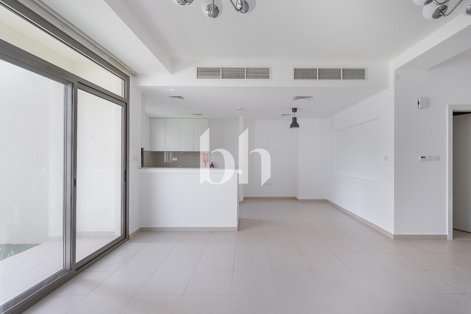 3 Bedrooms Townhouse in Noor Townhouses - photo 1