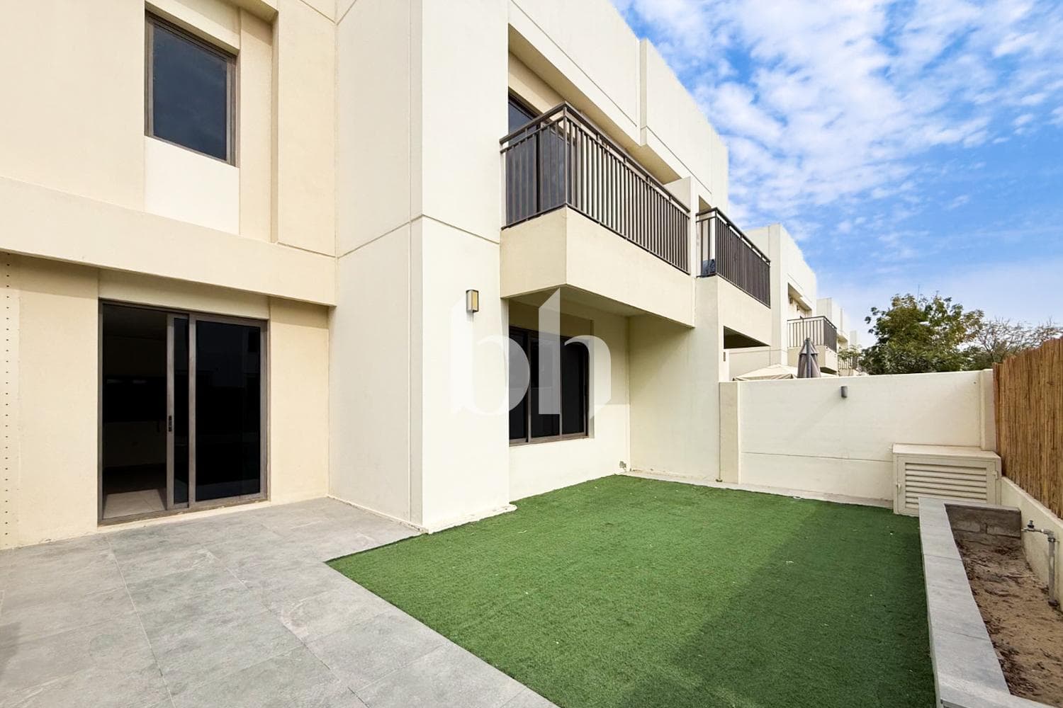 3 Bedrooms Townhouse in Noor Townhouses - photo 2